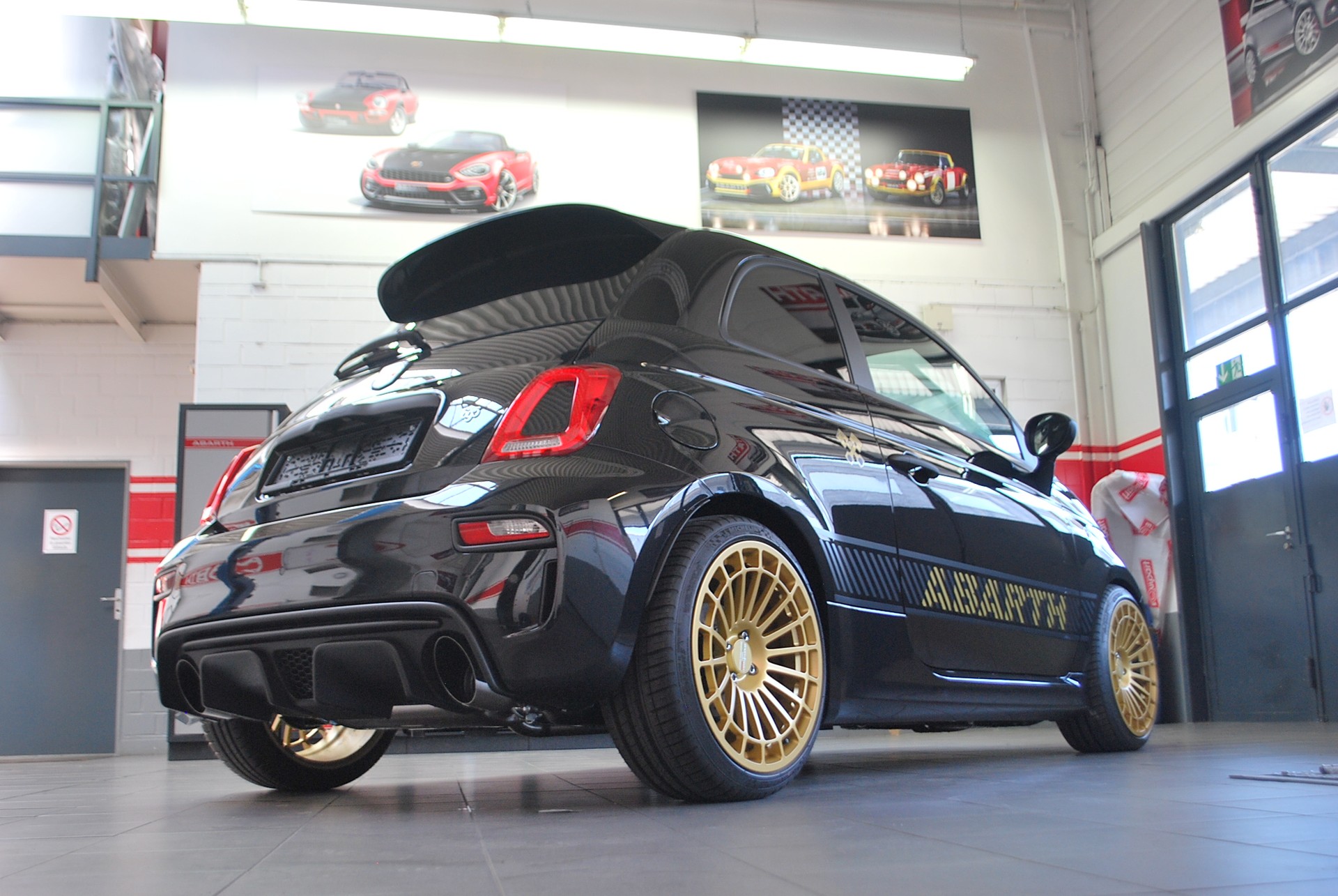 FIAT 695 1.4 16V Turbo Abarth Competizione-image-3