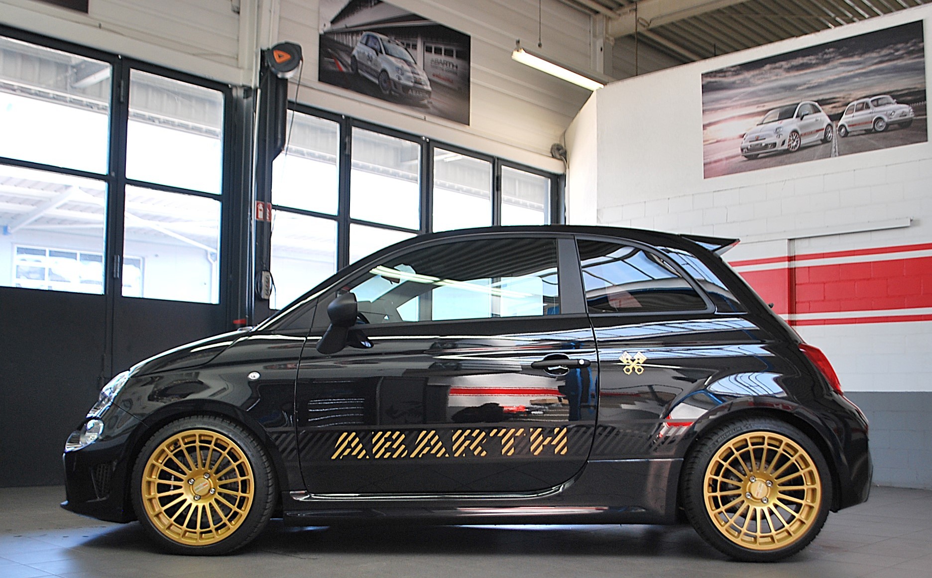 FIAT 695 1.4 16V Turbo Abarth Competizione-image-6