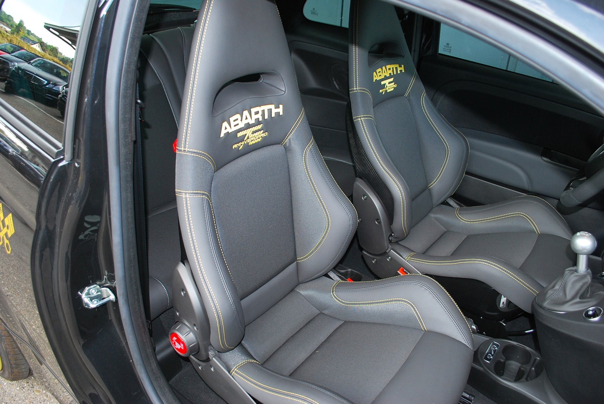 FIAT 695 1.4 16V Turbo Abarth Competizione-image-13