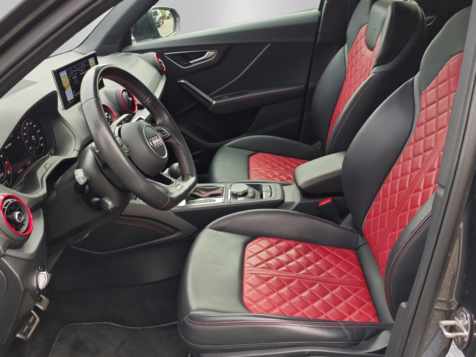 AUDI SQ2 TFSI quattro S-tronic-image-8