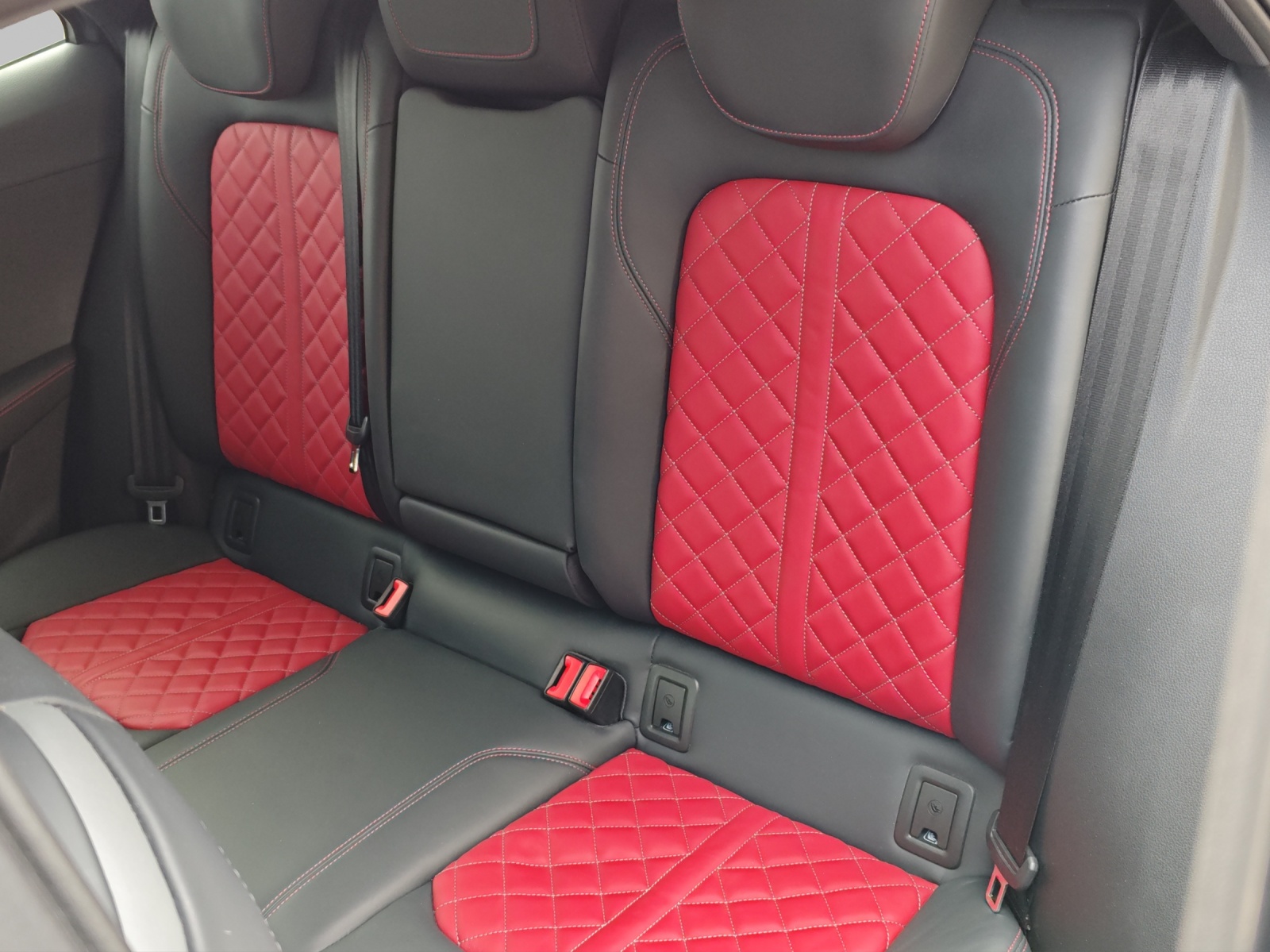 AUDI SQ2 TFSI quattro S-tronic-image-10