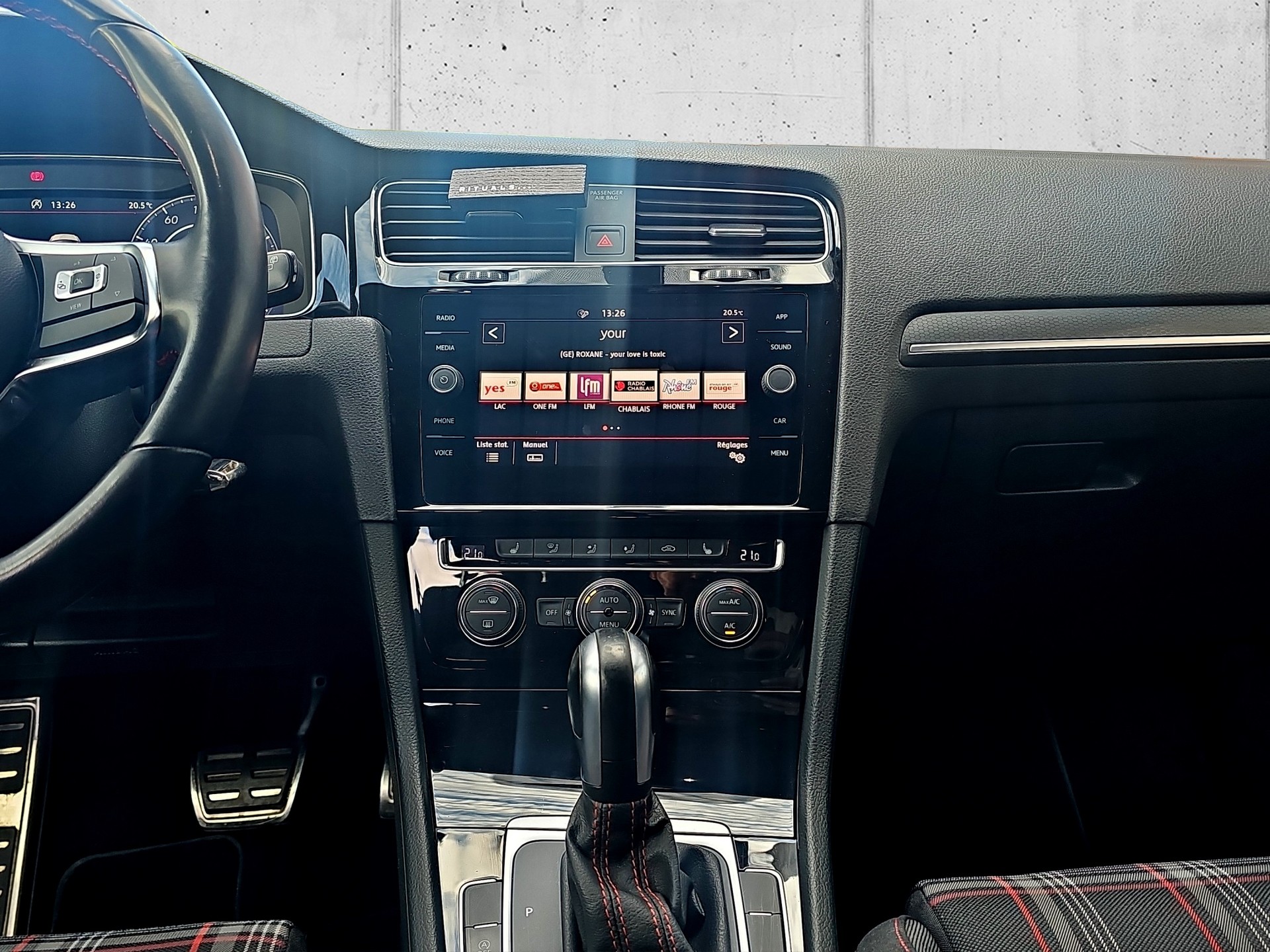 VW Golf 2.0 TSI GTI Performance DSG-image-17