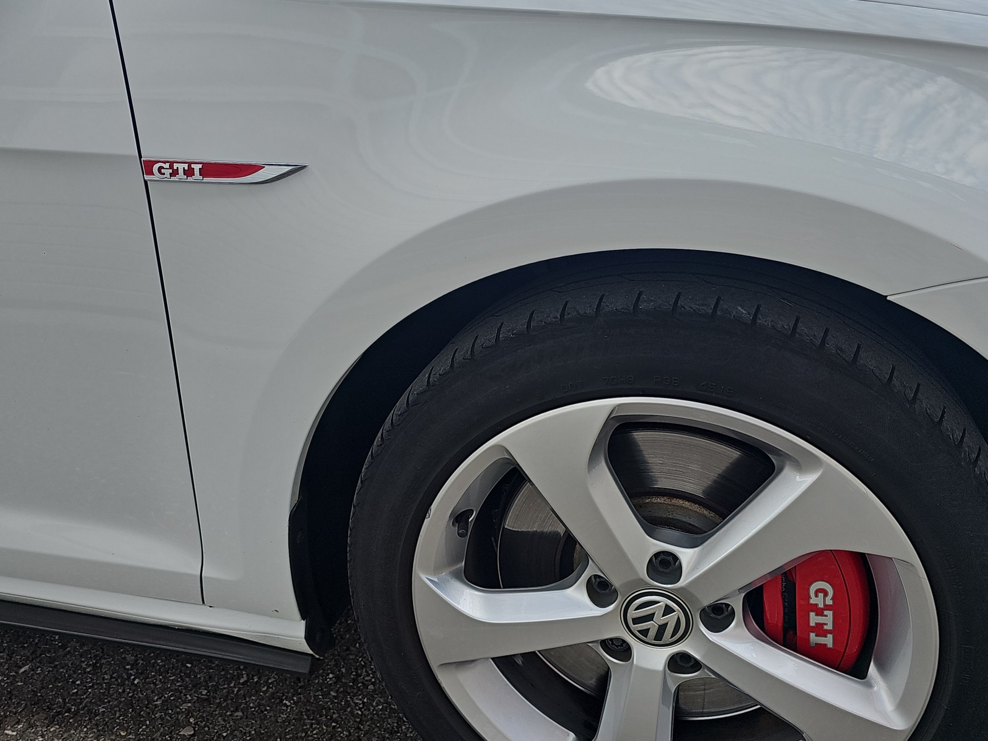 VW Golf 2.0 TSI GTI Performance DSG-image-28