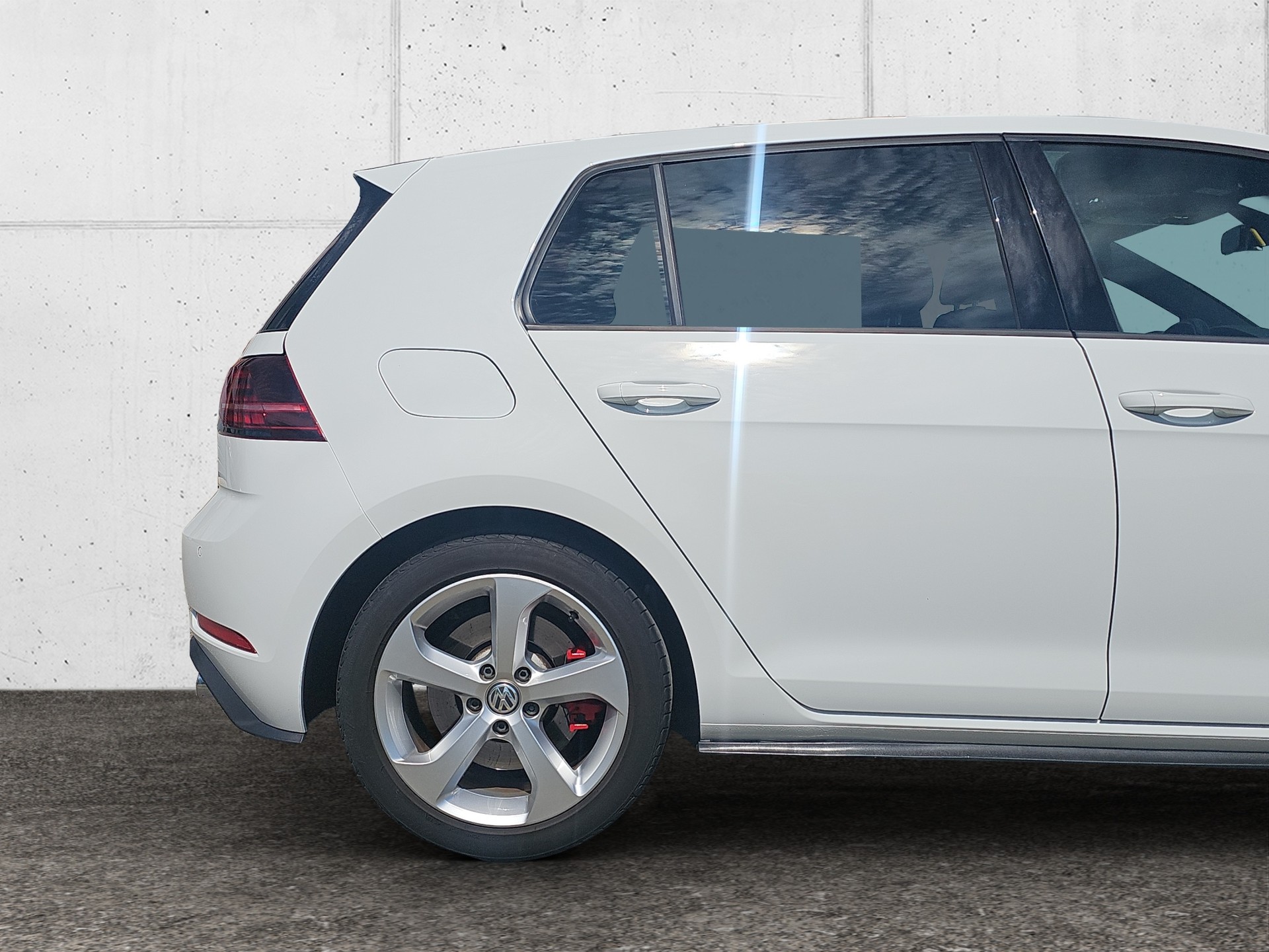 VW Golf 2.0 TSI GTI Performance DSG-image-8