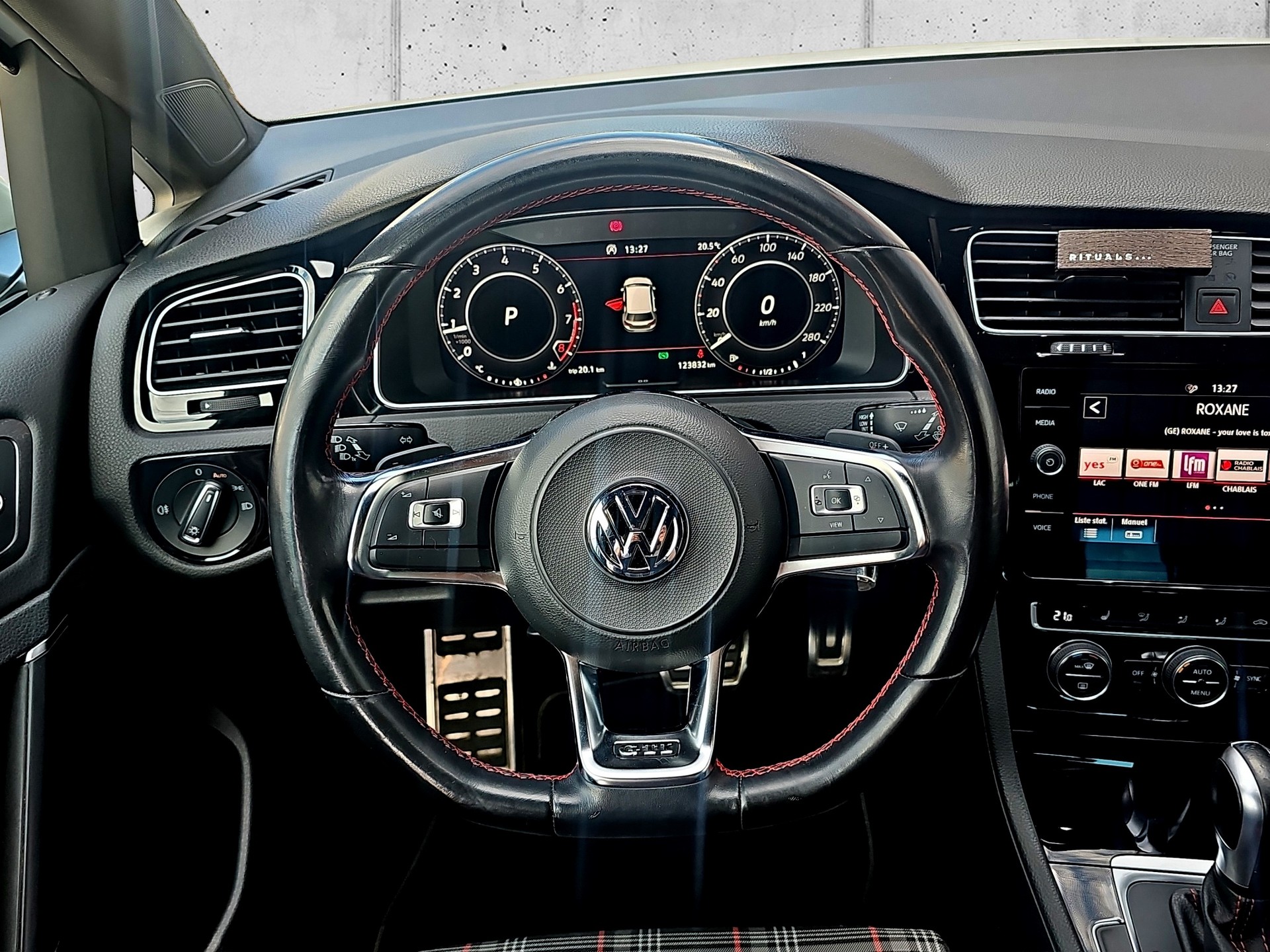 VW Golf 2.0 TSI GTI Performance DSG-image-12