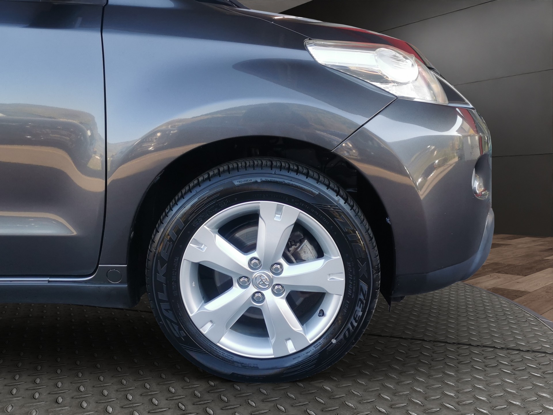 TOYOTA UrbanCruiser 1.4 D-4D Linea Terra 4WD-image-3