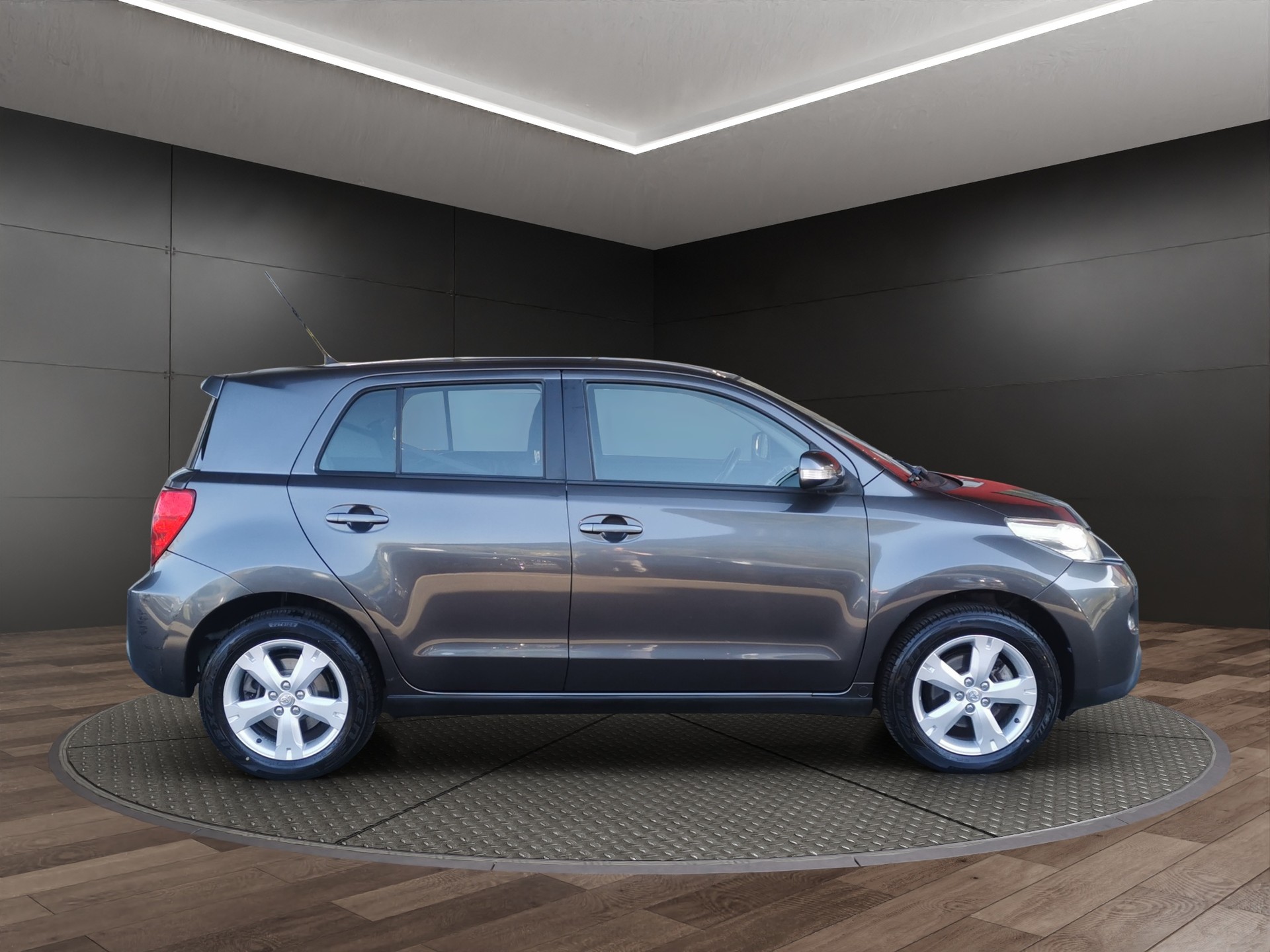 TOYOTA UrbanCruiser 1.4 D-4D Linea Terra 4WD-image-4