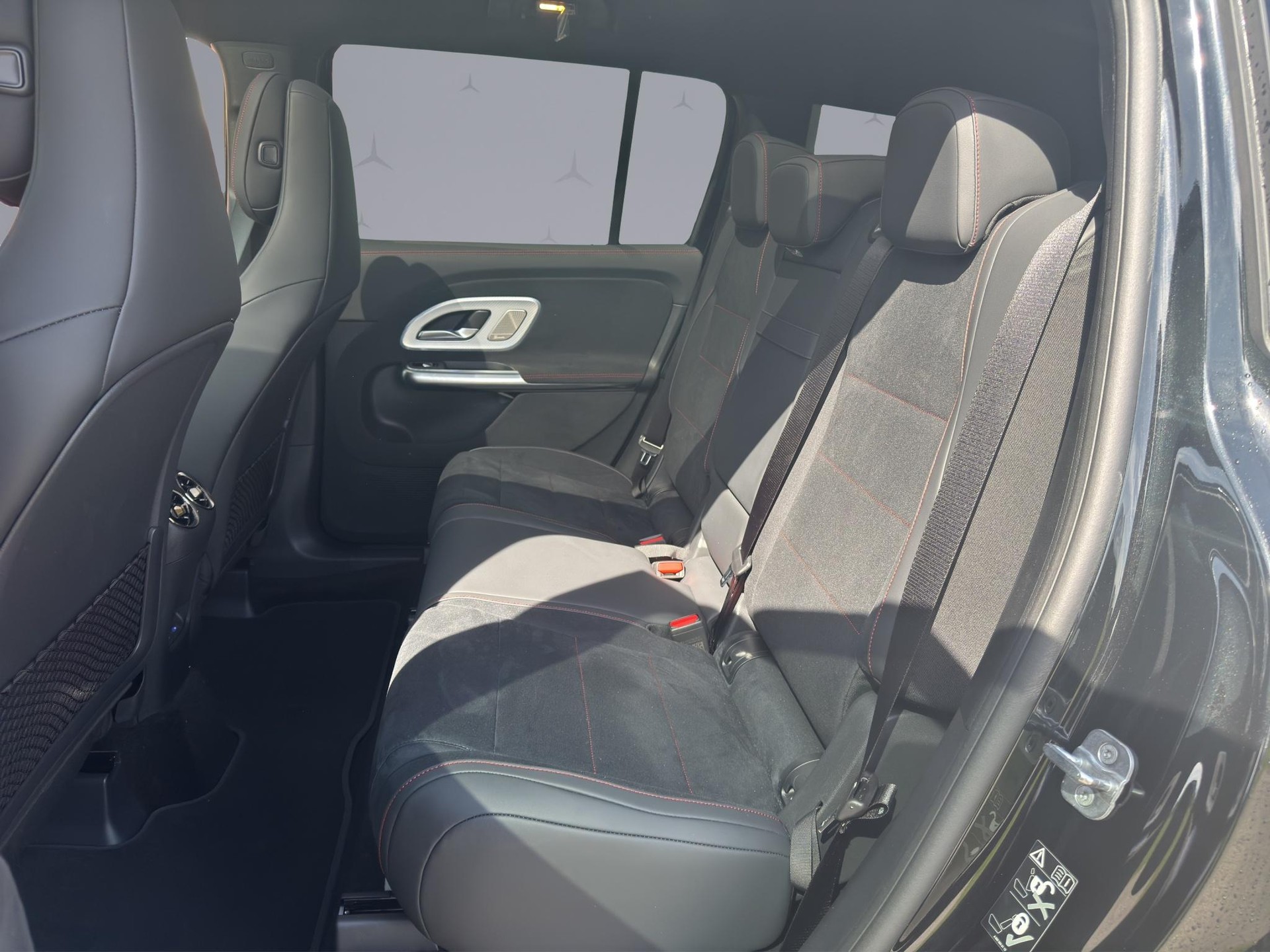 MERCEDES-BENZ GLB 350 4matic-image-12