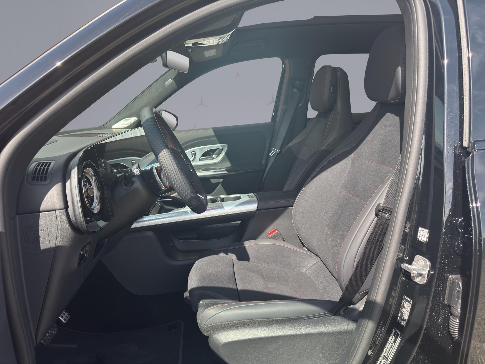 MERCEDES-BENZ GLB 350 4matic-image-10
