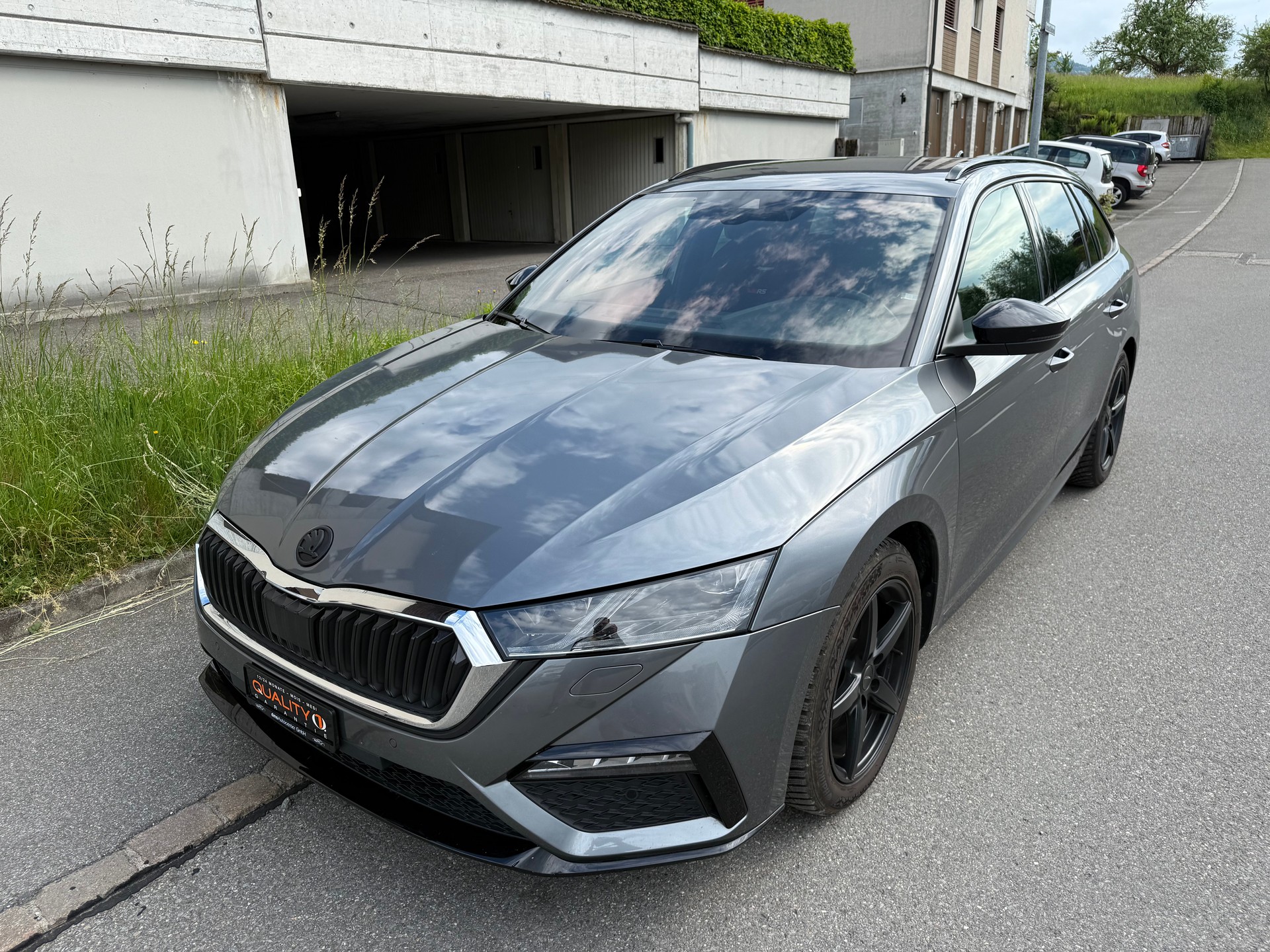 SKODA Octavia Combi 2.0 TDI DSG RS 4x4-image-1