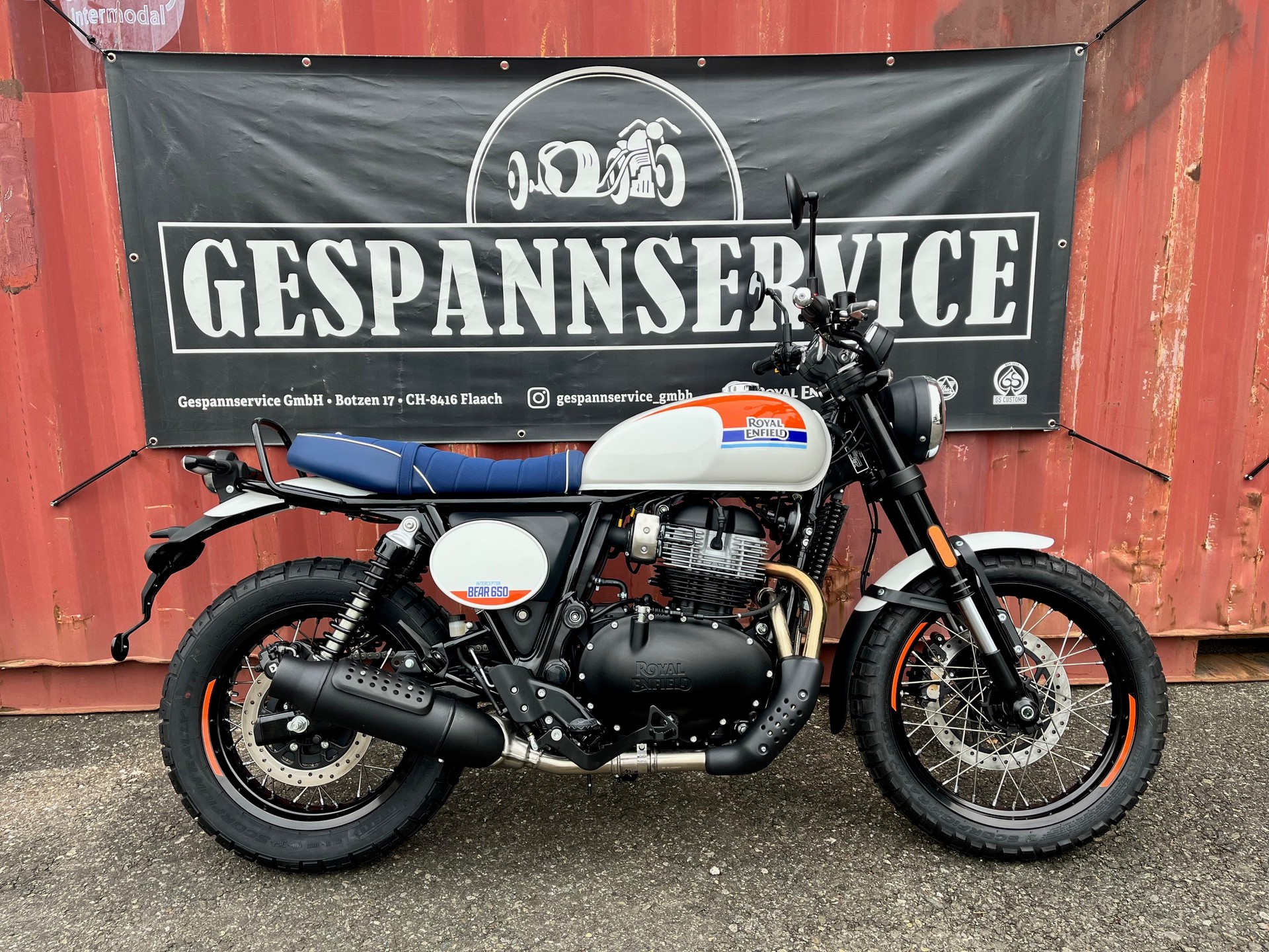 ROYAL ENFIELD Interceptor 650