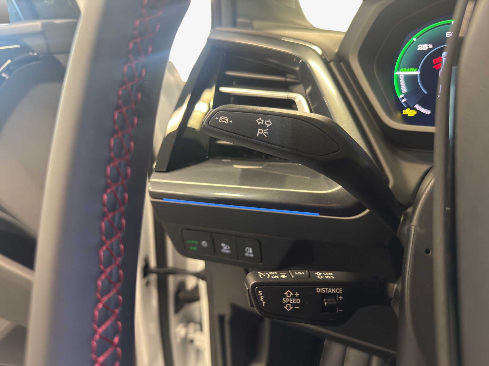 AUDI Q4 e-tron 45 quattro-image-14