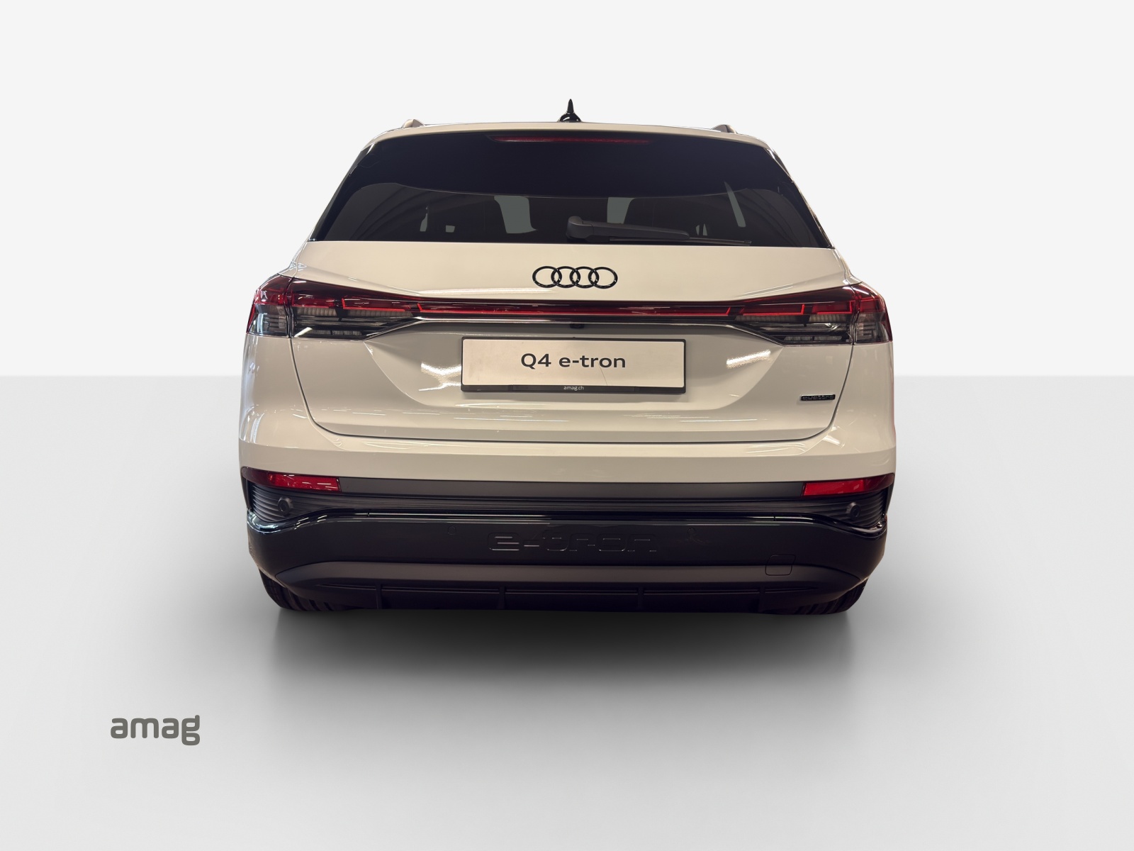 AUDI Q4 e-tron 45 quattro-image-3