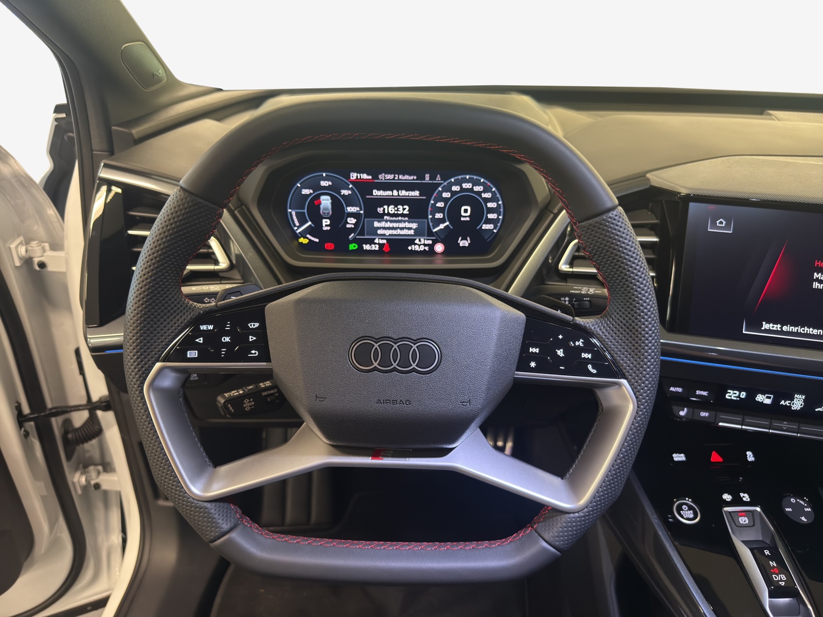 AUDI Q4 e-tron 45 quattro-image-9