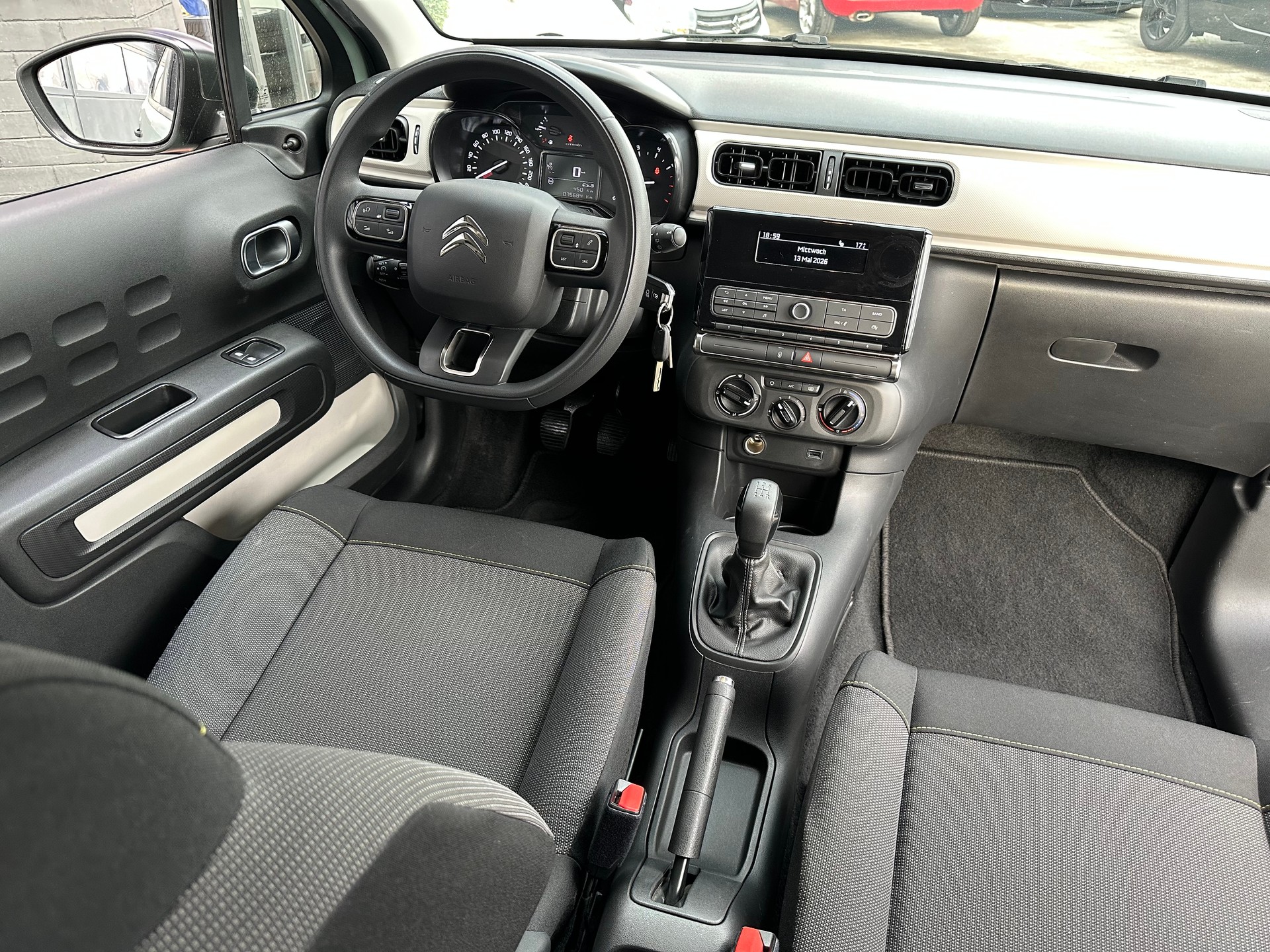 CITROEN C3 1.2i PureTech Live-image-12
