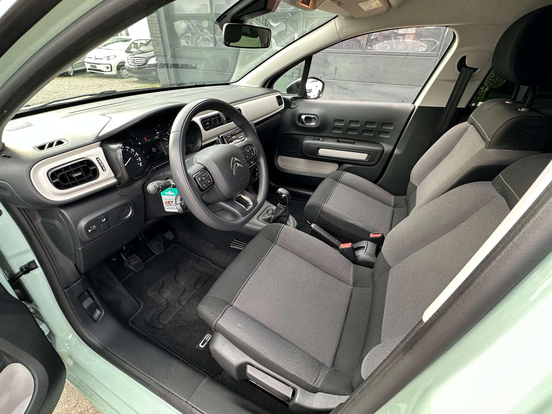 CITROEN C3 1.2i PureTech Live-image-15