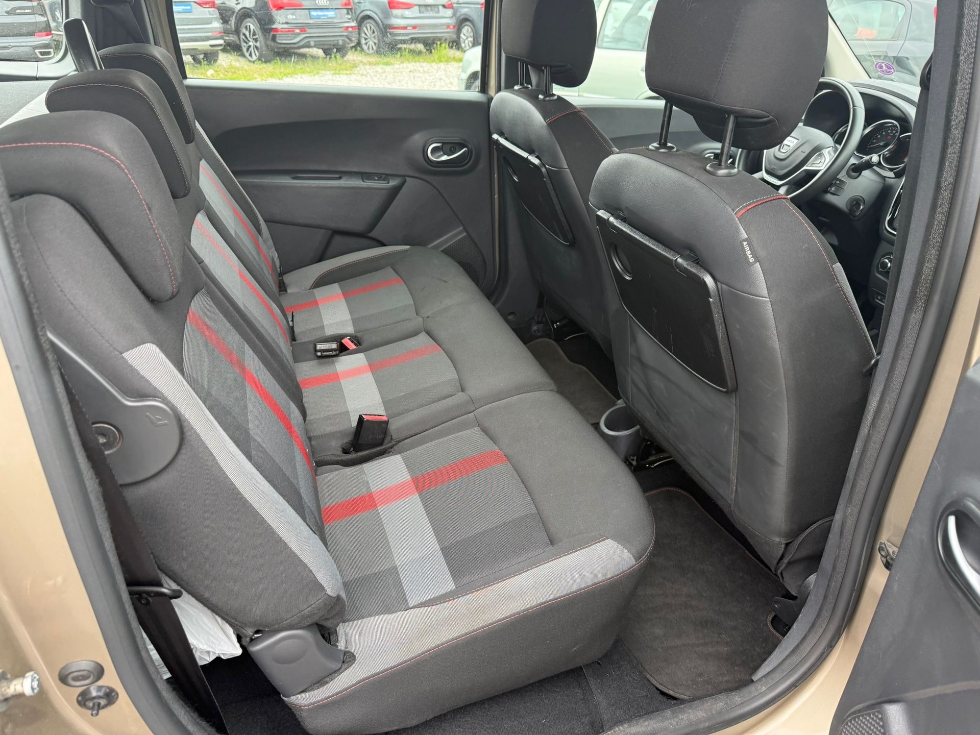 DACIA Lodgy 1.6 Stepway 5PL-image-9