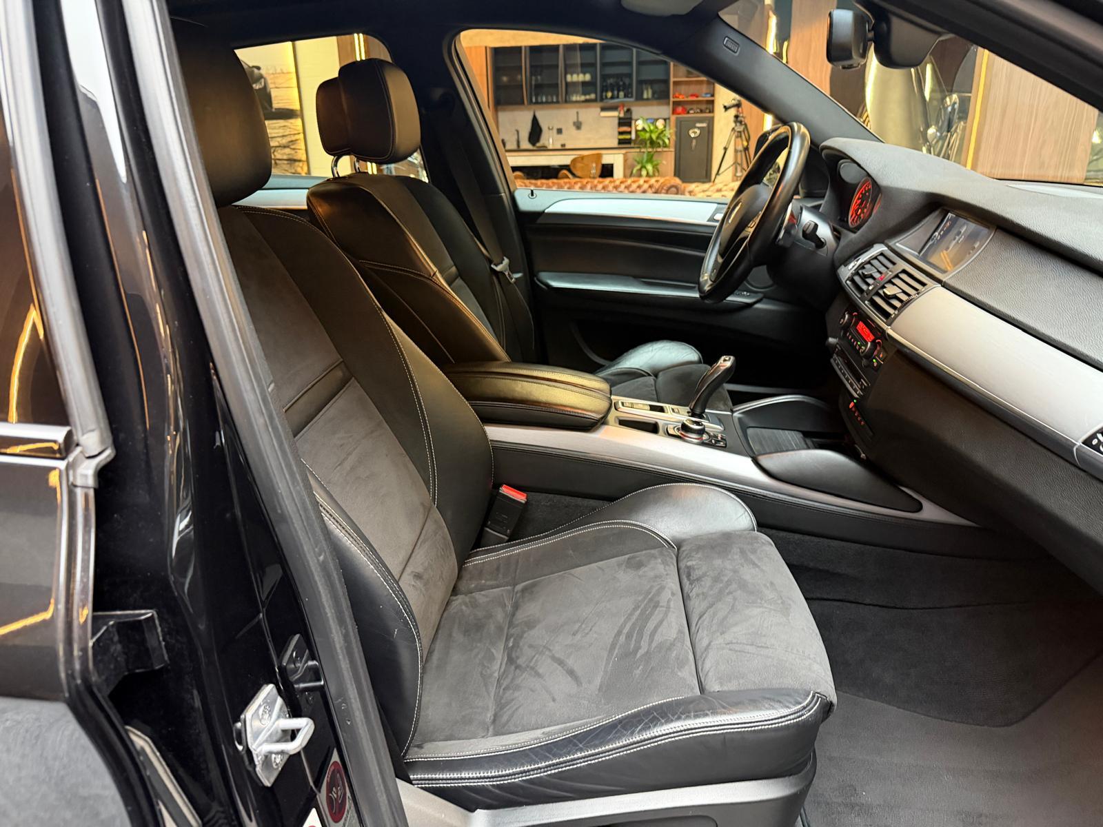 BMW X6 M50d-image-14