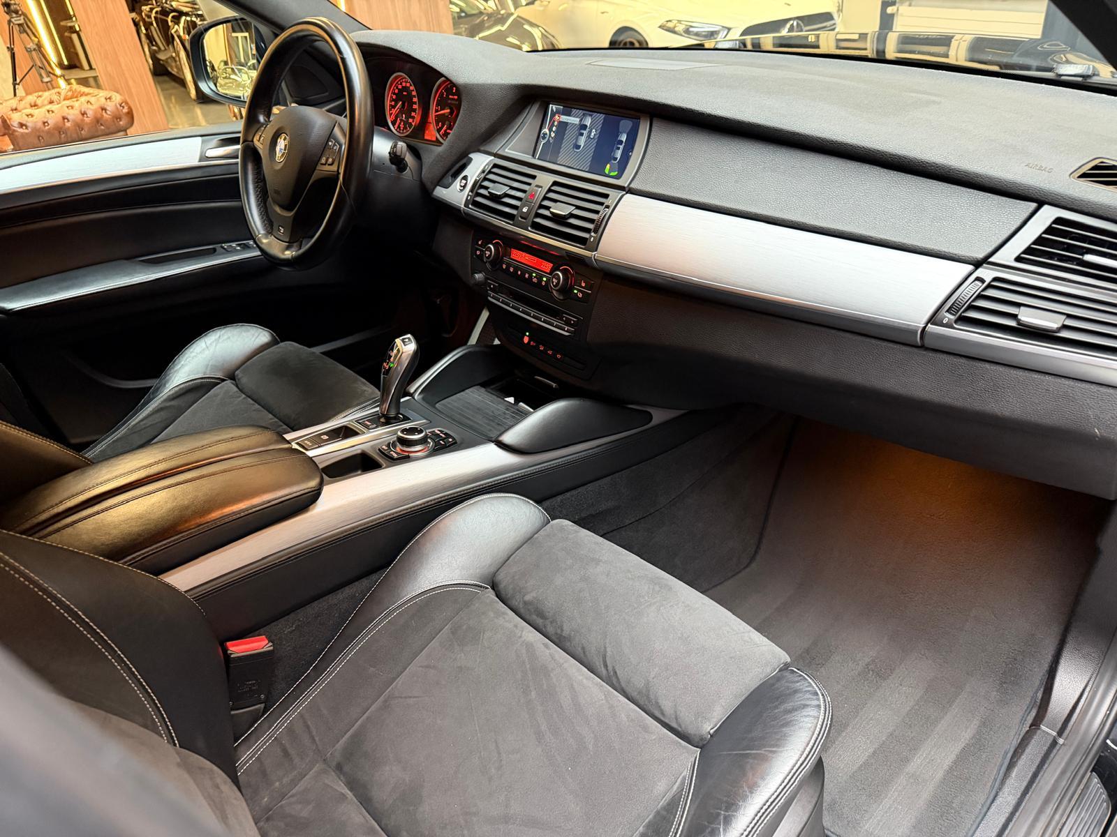 BMW X6 M50d-image-16