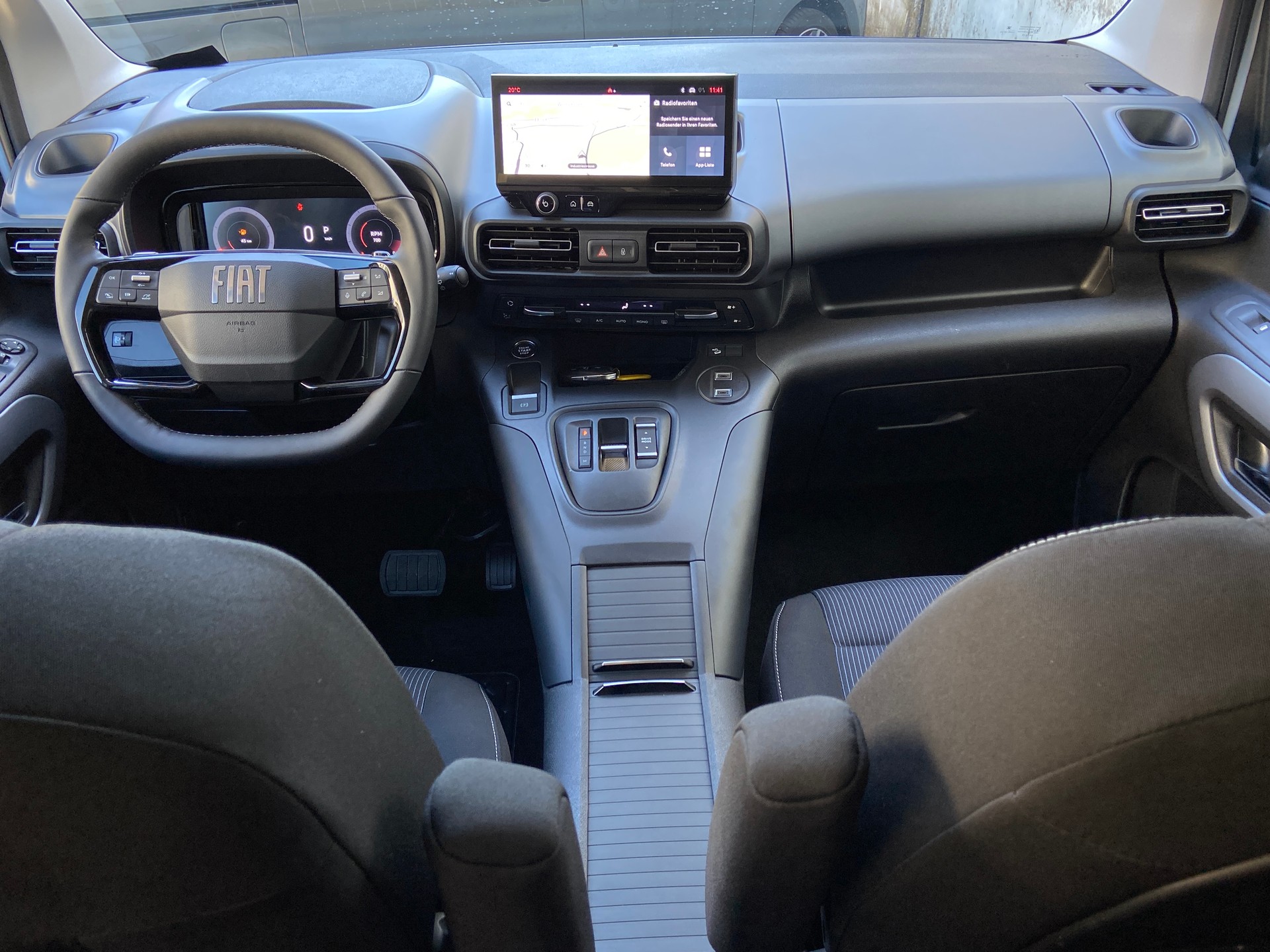 FIAT Qubo L 1.5 Diesel Automat 7-Plätze-image-4