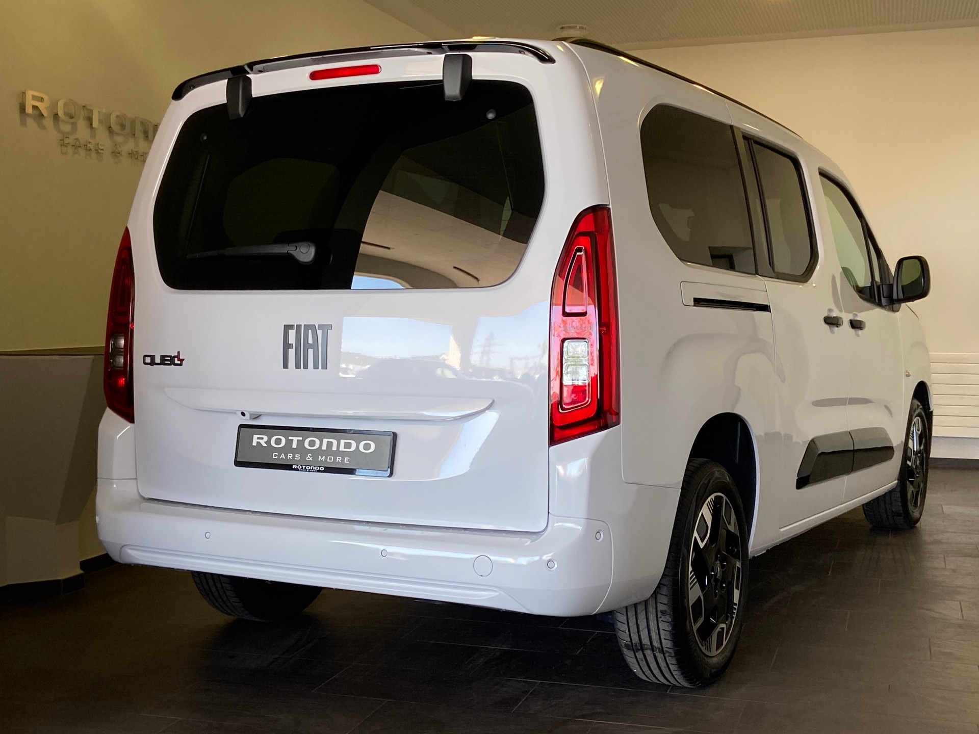 FIAT Qubo L 1.5 Diesel Automat 7-Plätze-showroom-element-1