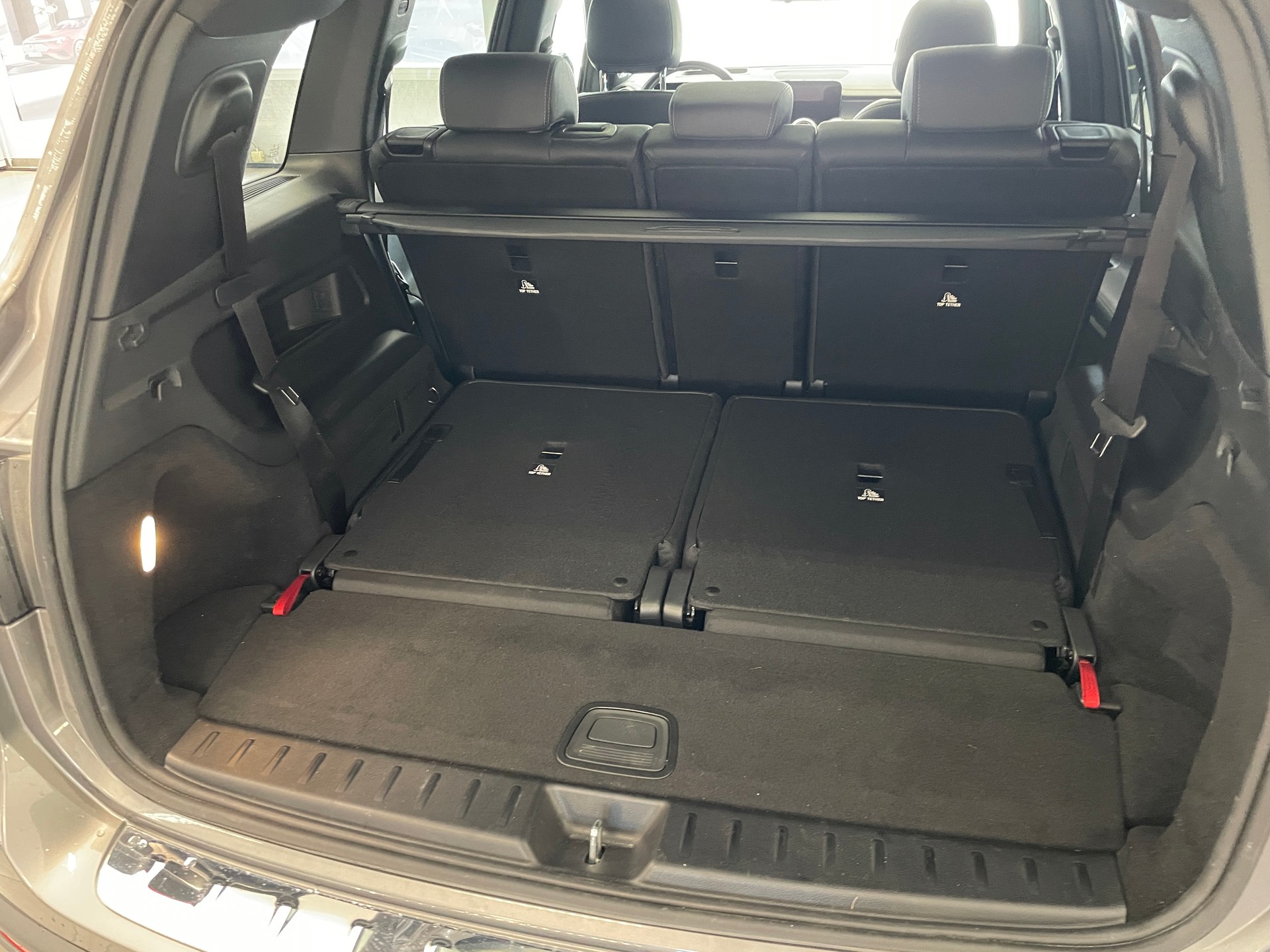 MERCEDES-BENZ EQB 350 AMG Line 4Matic 7 places-image-8