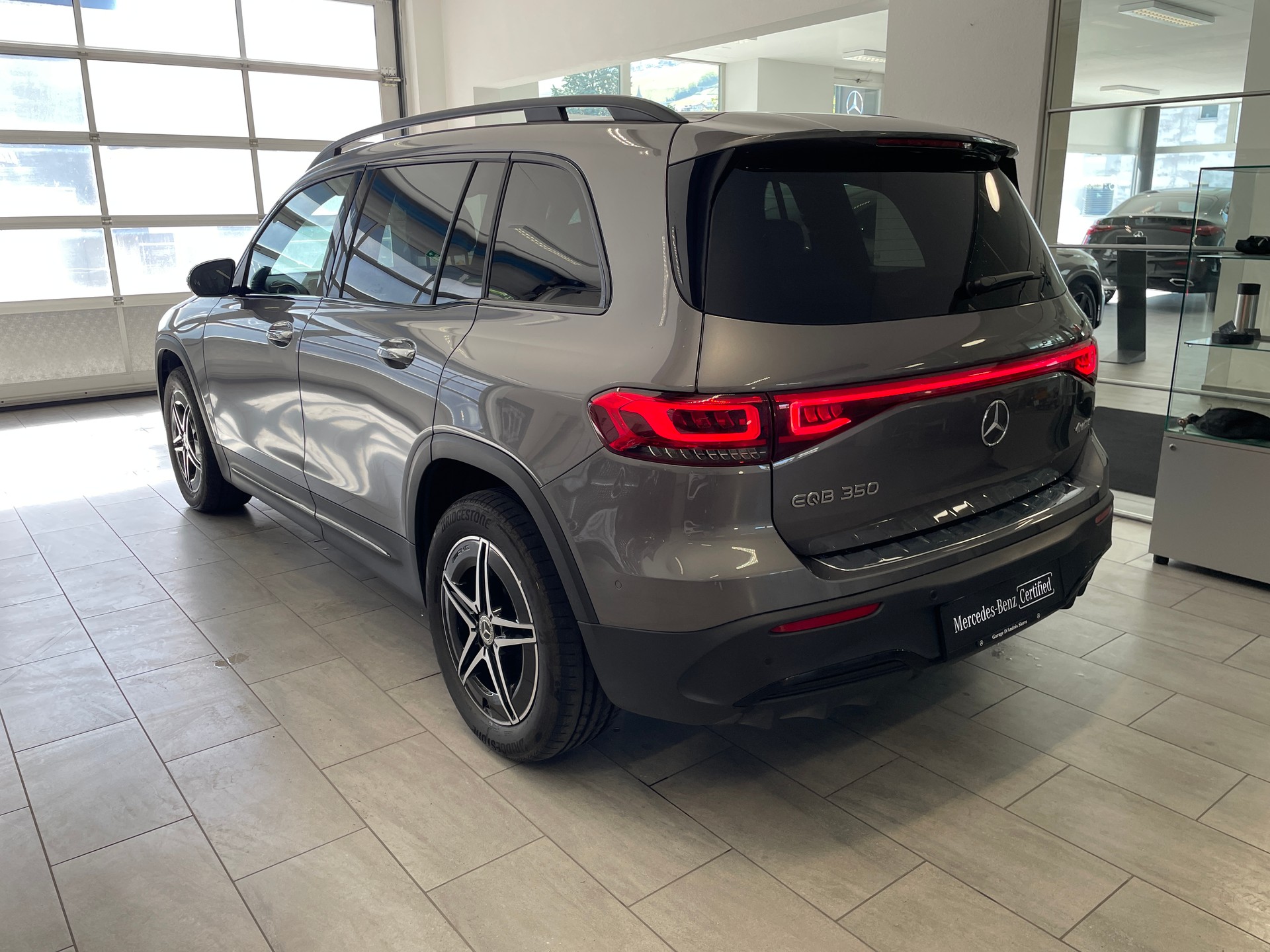 MERCEDES-BENZ EQB 350 AMG Line 4Matic 7 places-image-4