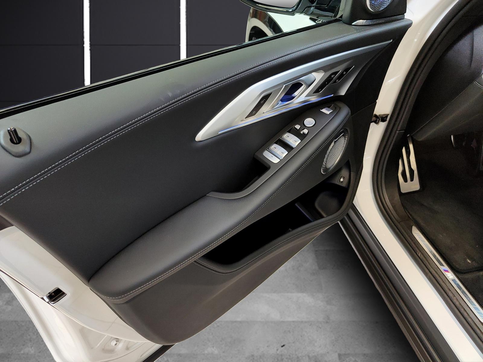 BMW XM 50e Plug-in Hybrid-image-14