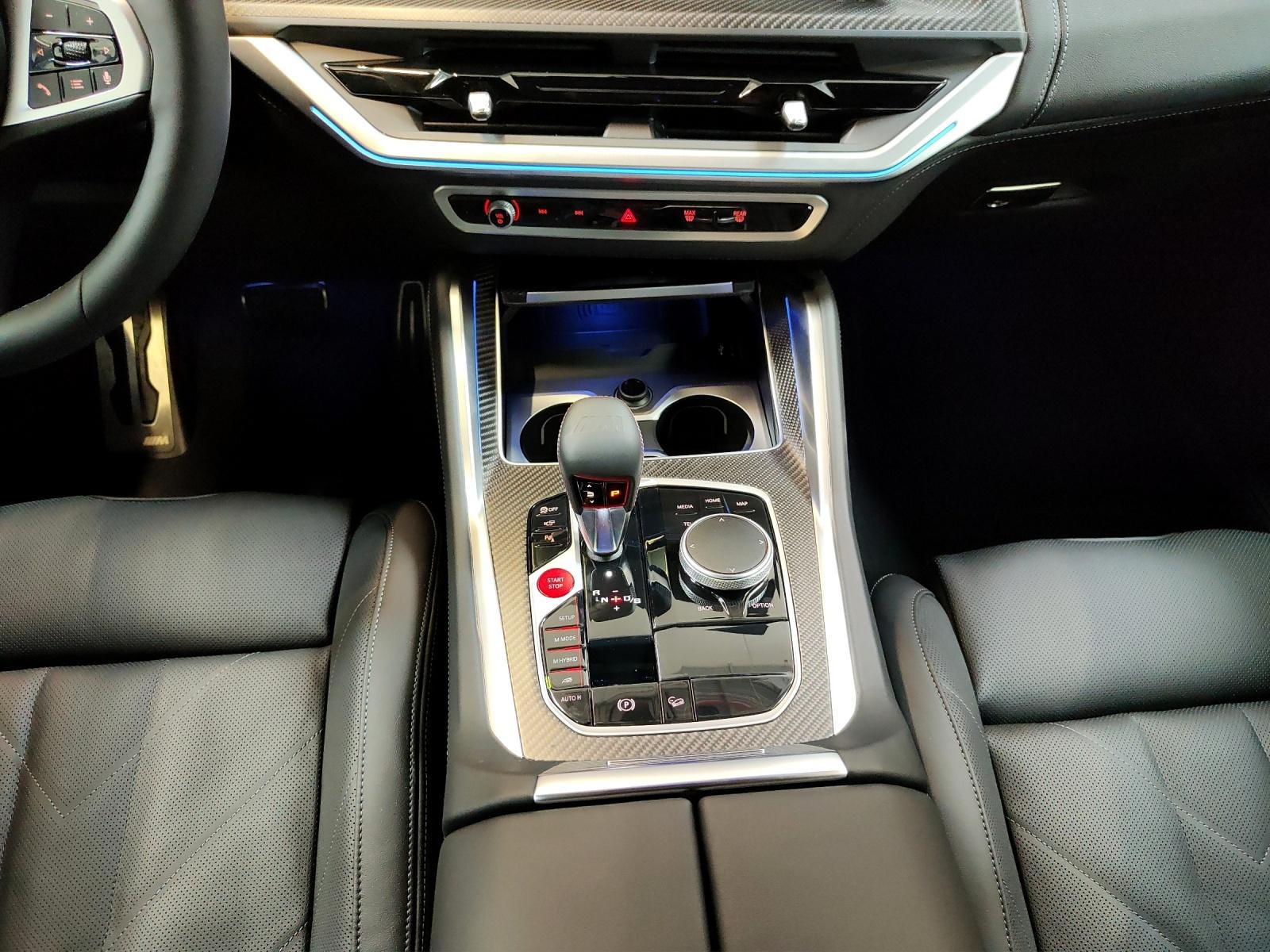 BMW XM 50e Plug-in Hybrid-image-12