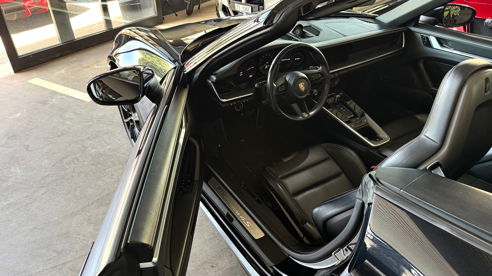 PORSCHE 911 Carrera 4S Cabriolet PDK-image-5