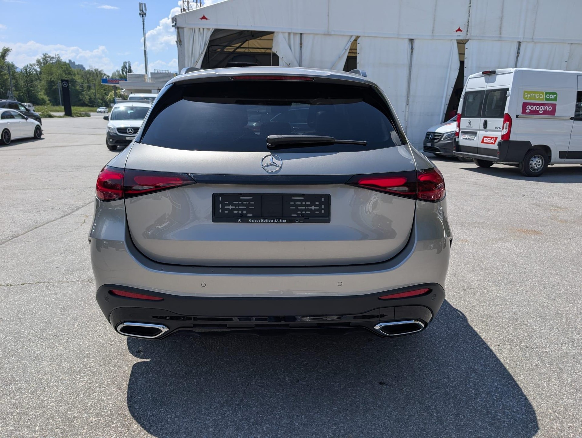 MERCEDES-BENZ GLC 200 4m-showroom-element-3