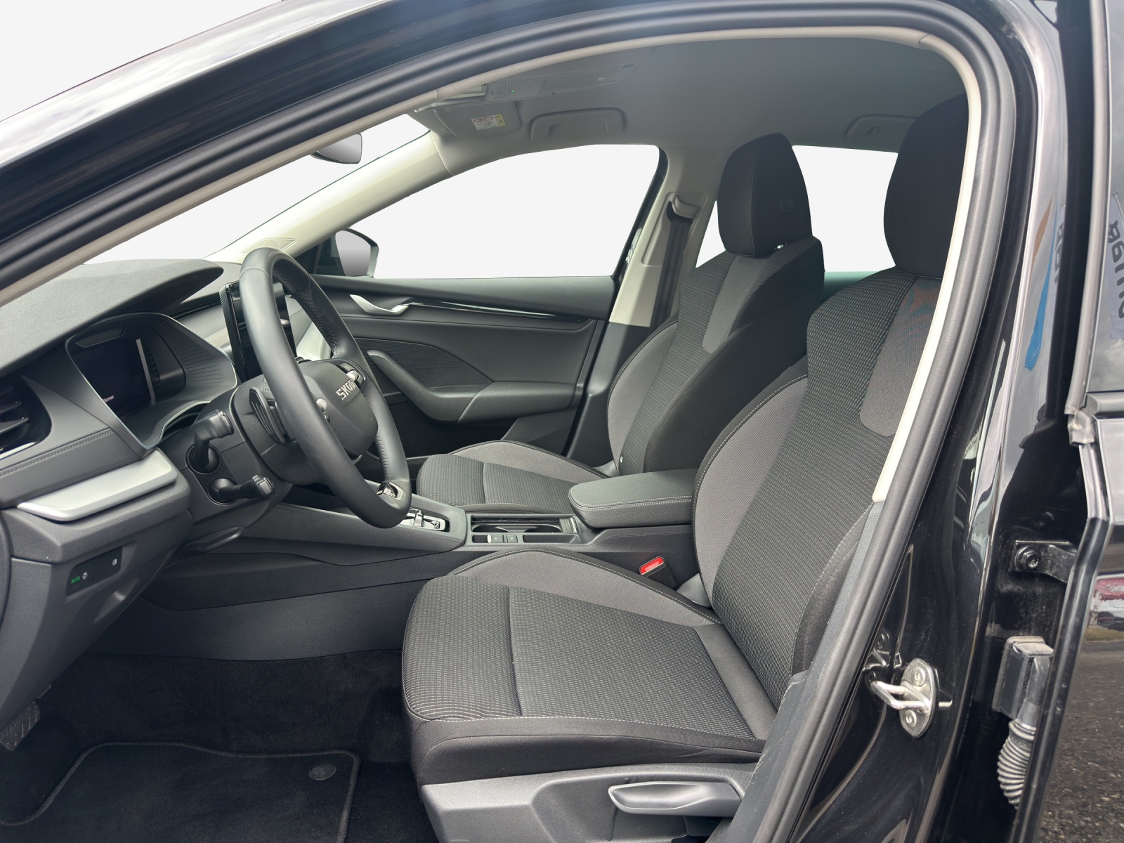 SKODA Octavia Combi 2.0 TDI DSG Selection-image-7