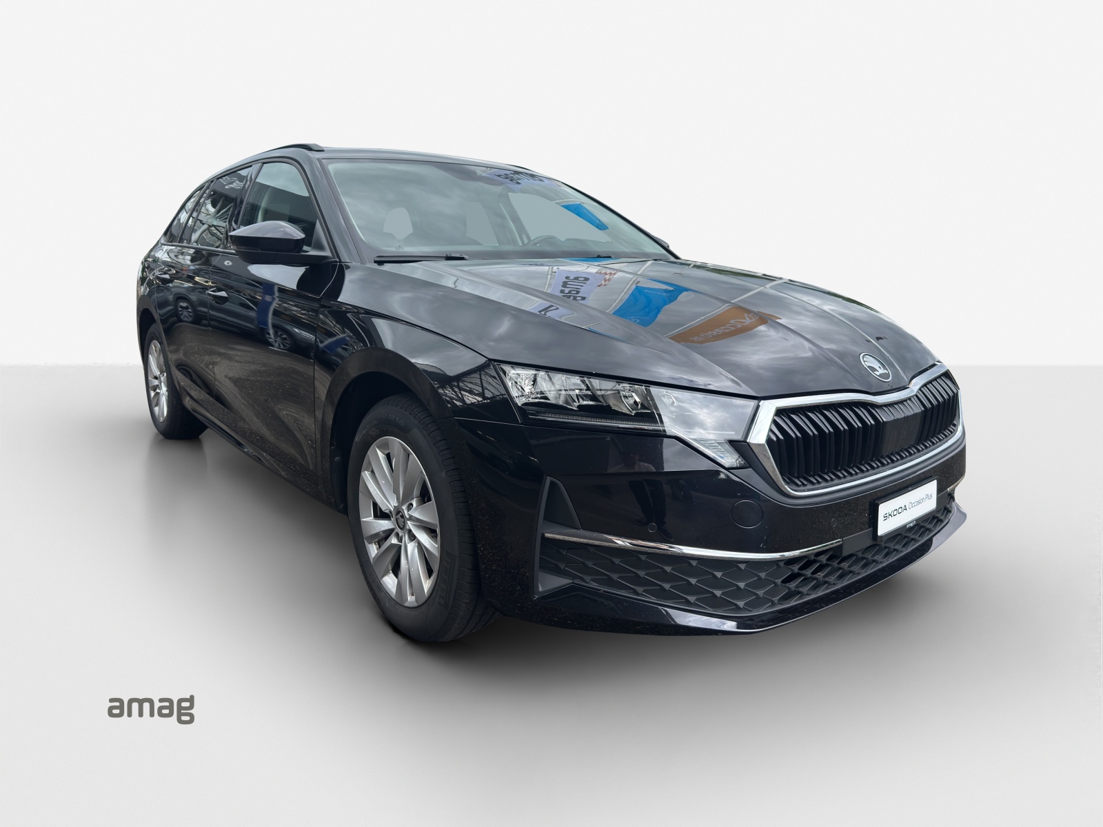 SKODA Octavia Combi 2.0 TDI DSG Selection-image-5