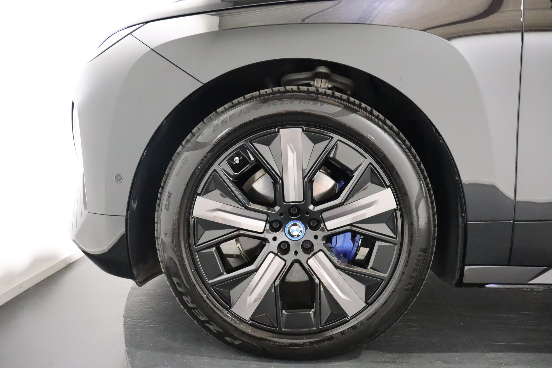 BMW iX xDrive50-image-6