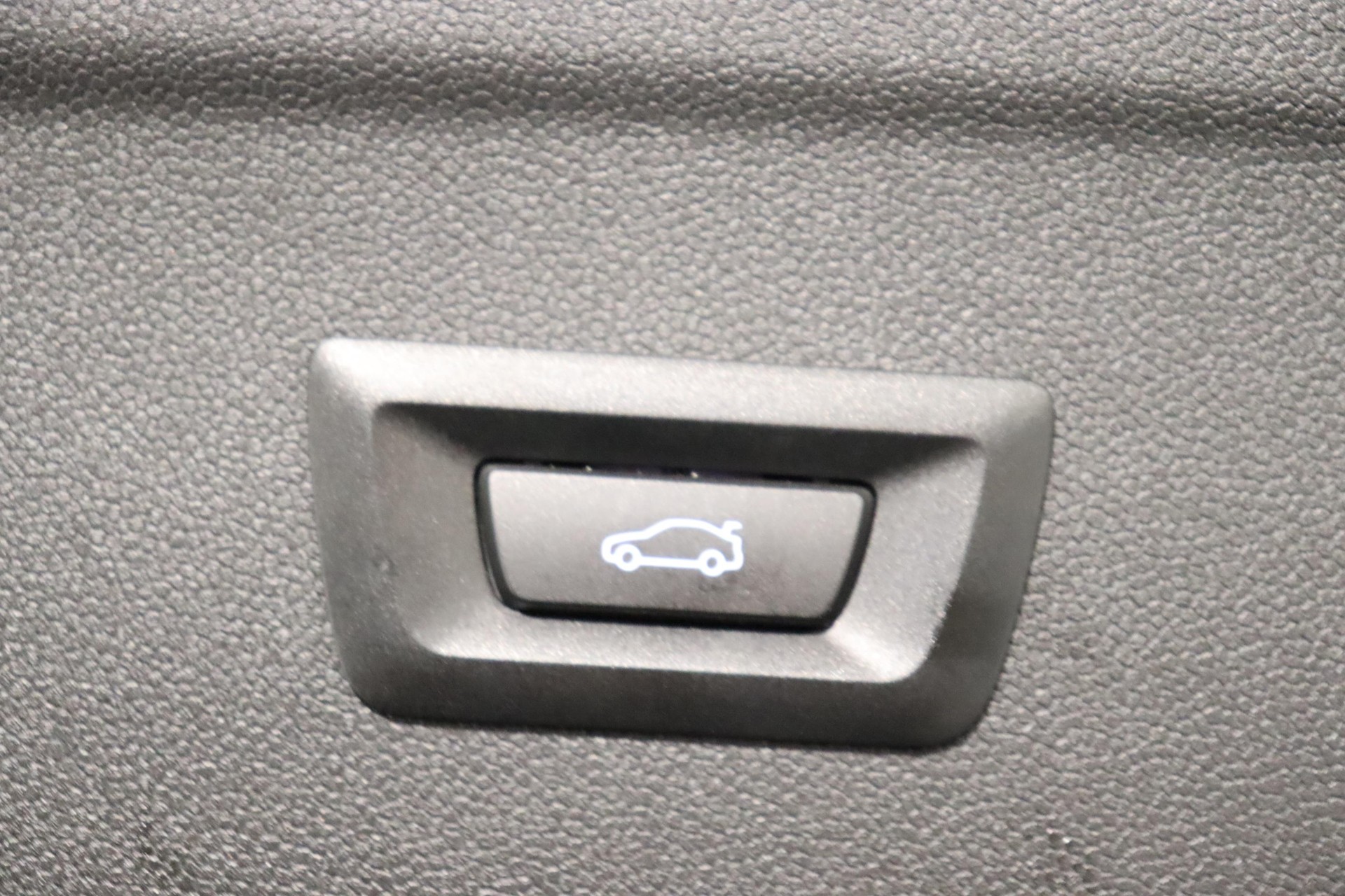 BMW iX xDrive50-image-7