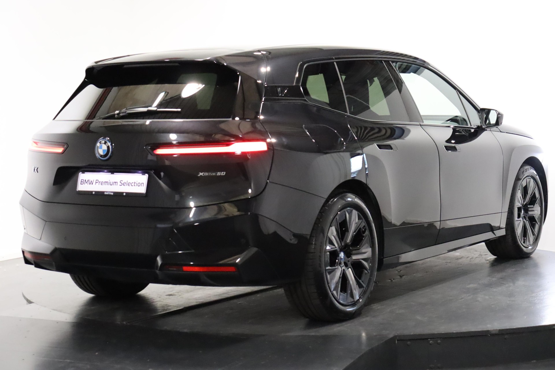 BMW iX xDrive50-image-3