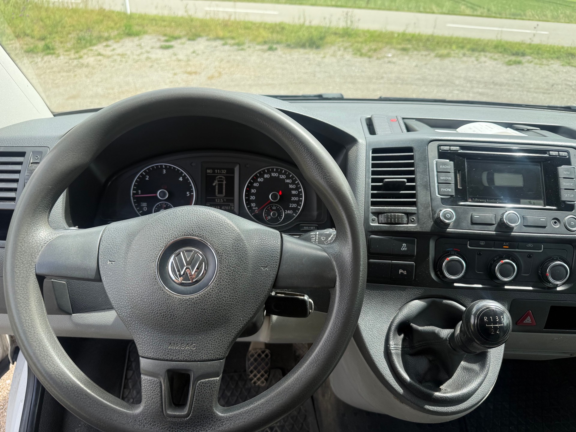 VW T5 2.0 TDI-image-9