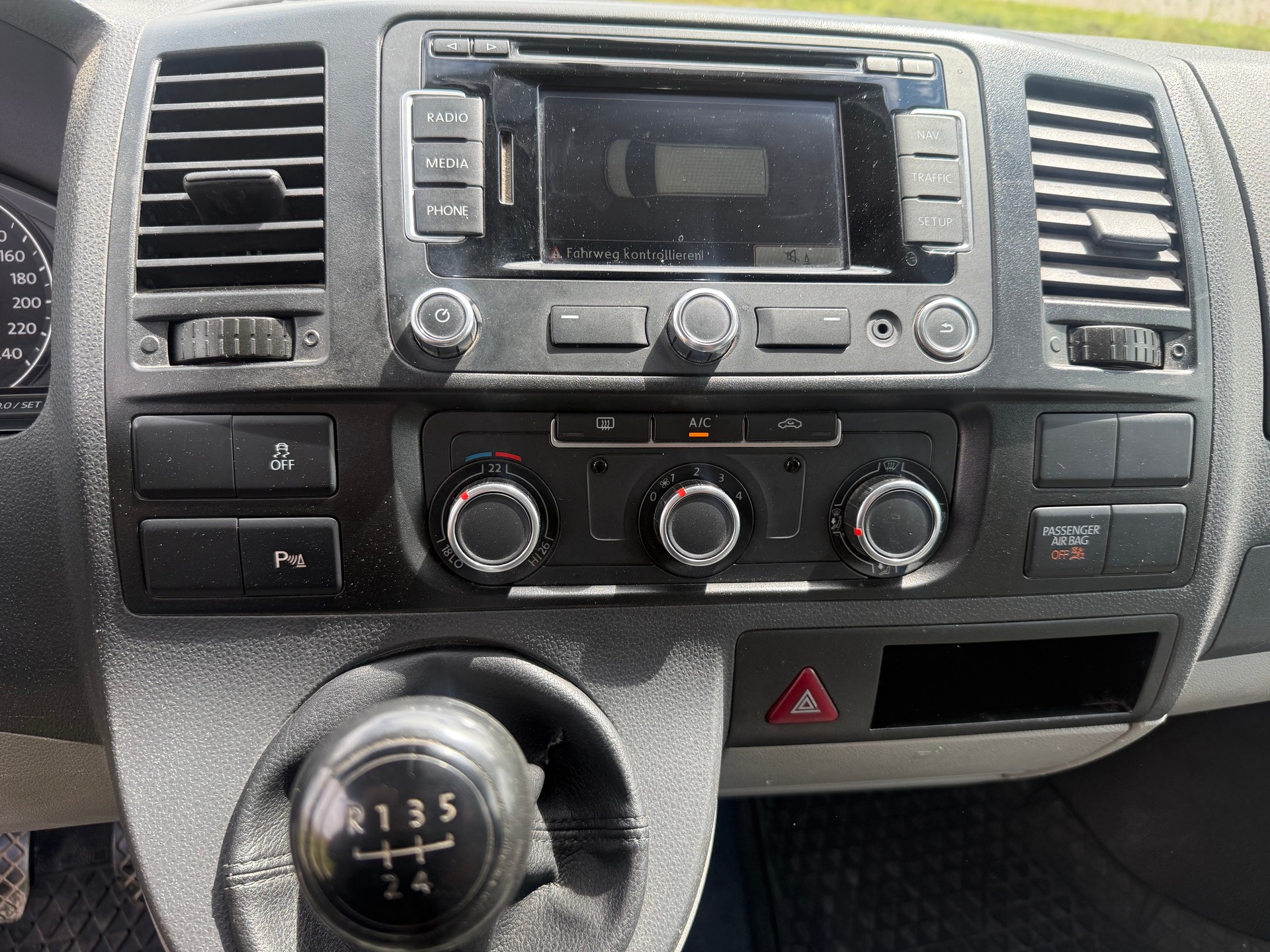 VW T5 2.0 TDI-image-10