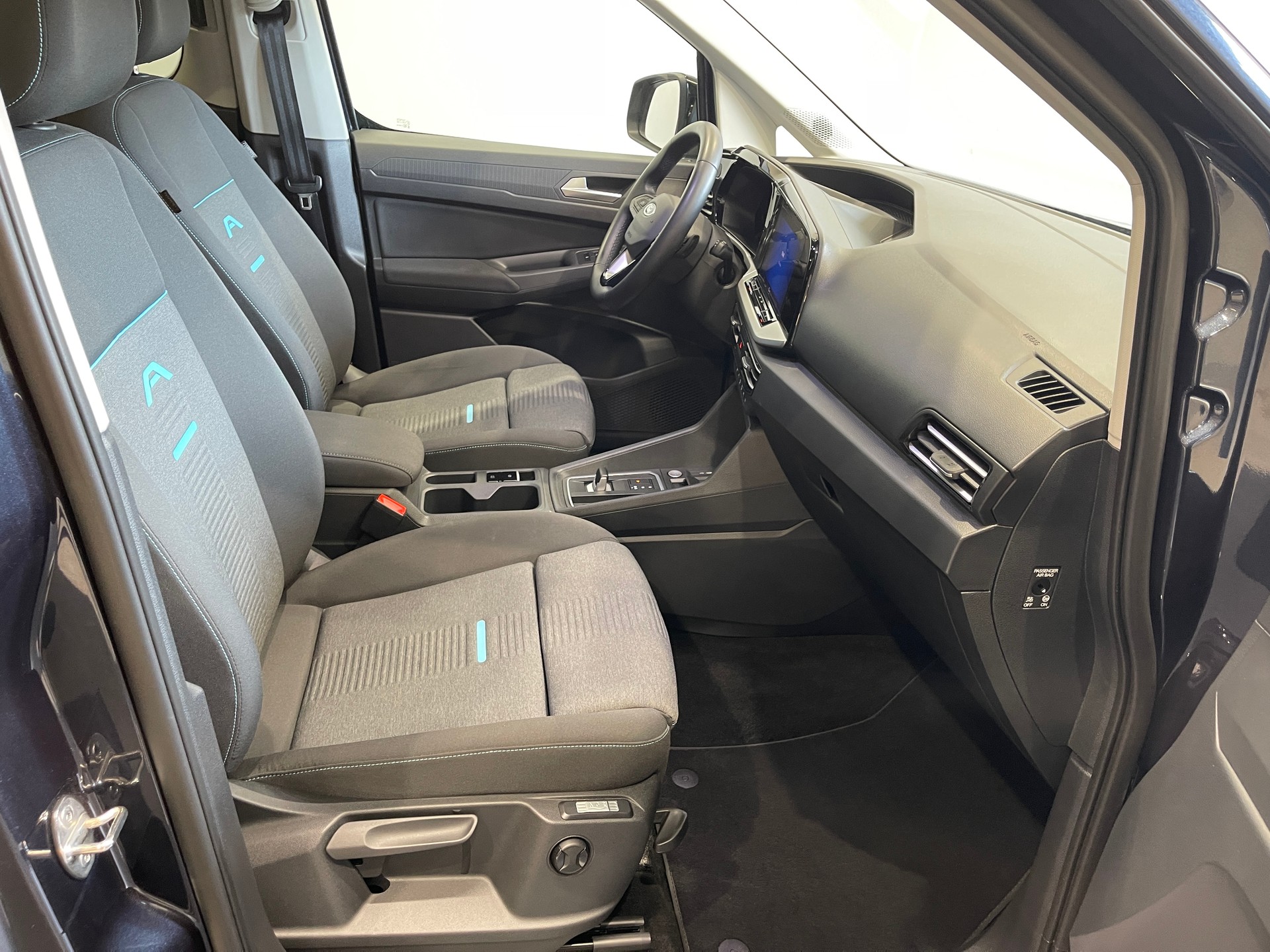 FORD Grand Tourneo Connect 2.0 EcoBlue Active Automat *7PLATZ*-image-13