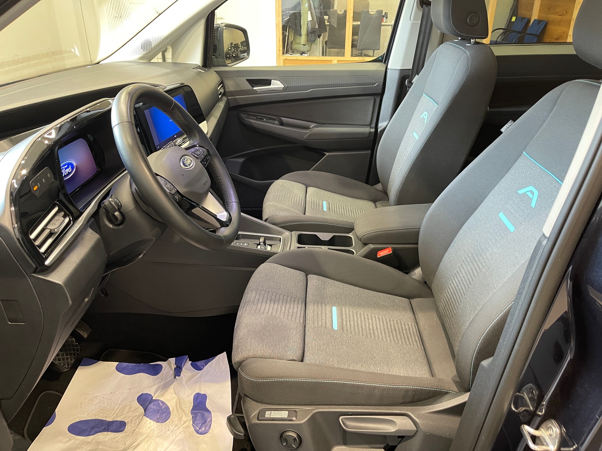 FORD Grand Tourneo Connect 2.0 EcoBlue Active Automat *7PLATZ*-image-8