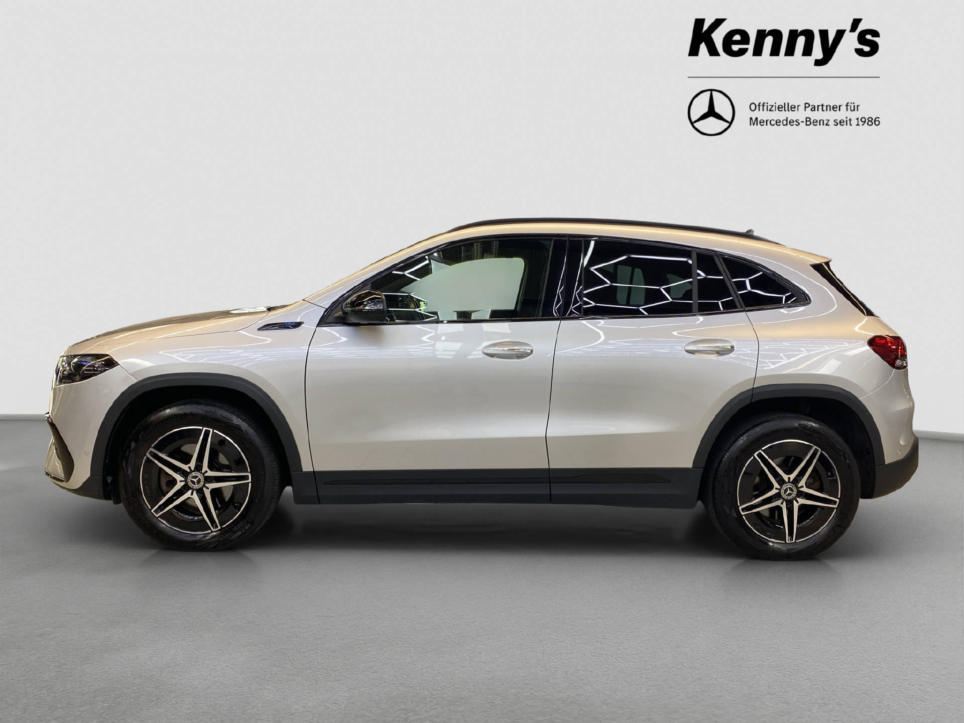 MERCEDES-BENZ EQA 250 AMG Line-image-3