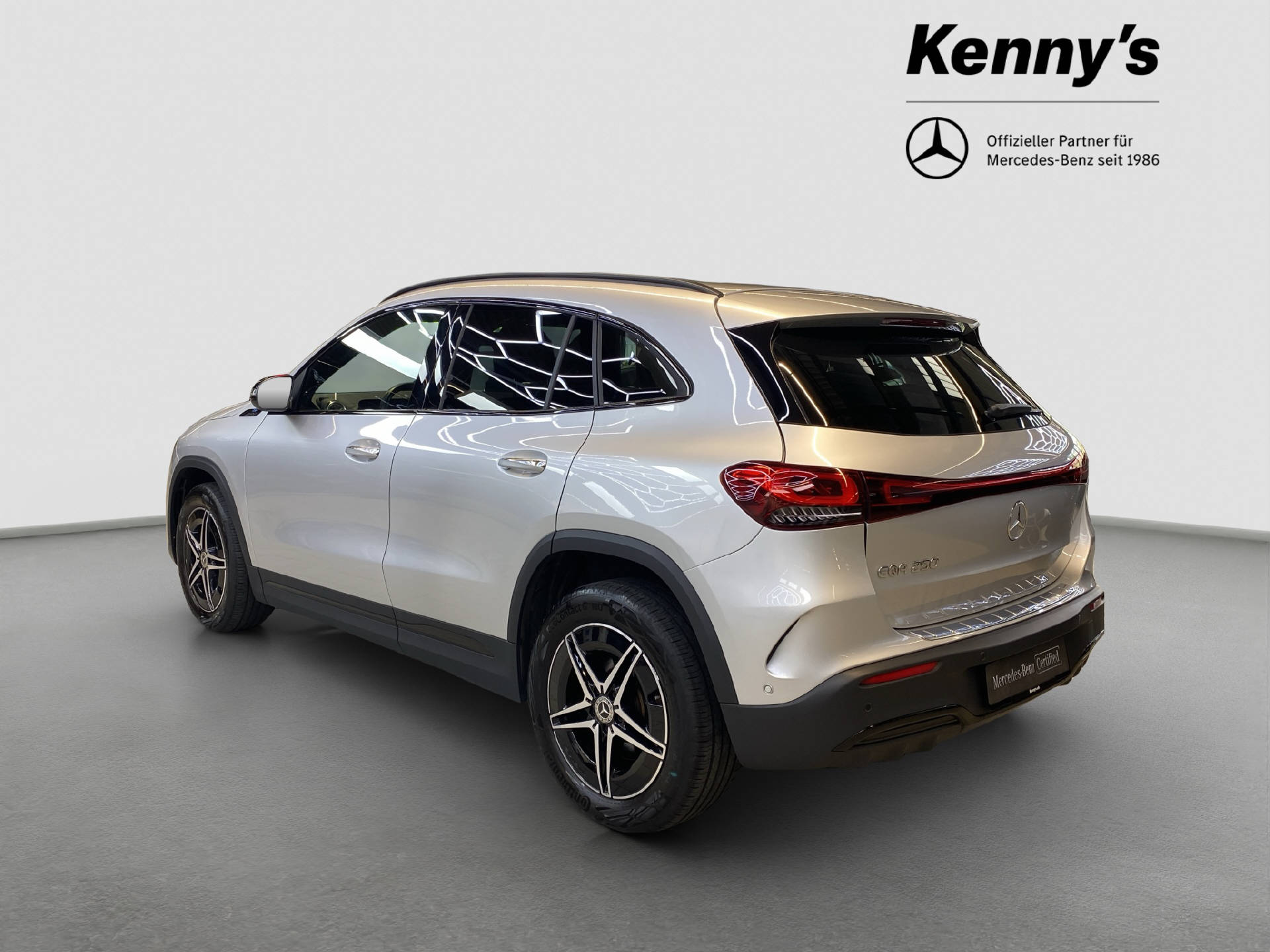 MERCEDES-BENZ EQA 250 AMG Line-image-4