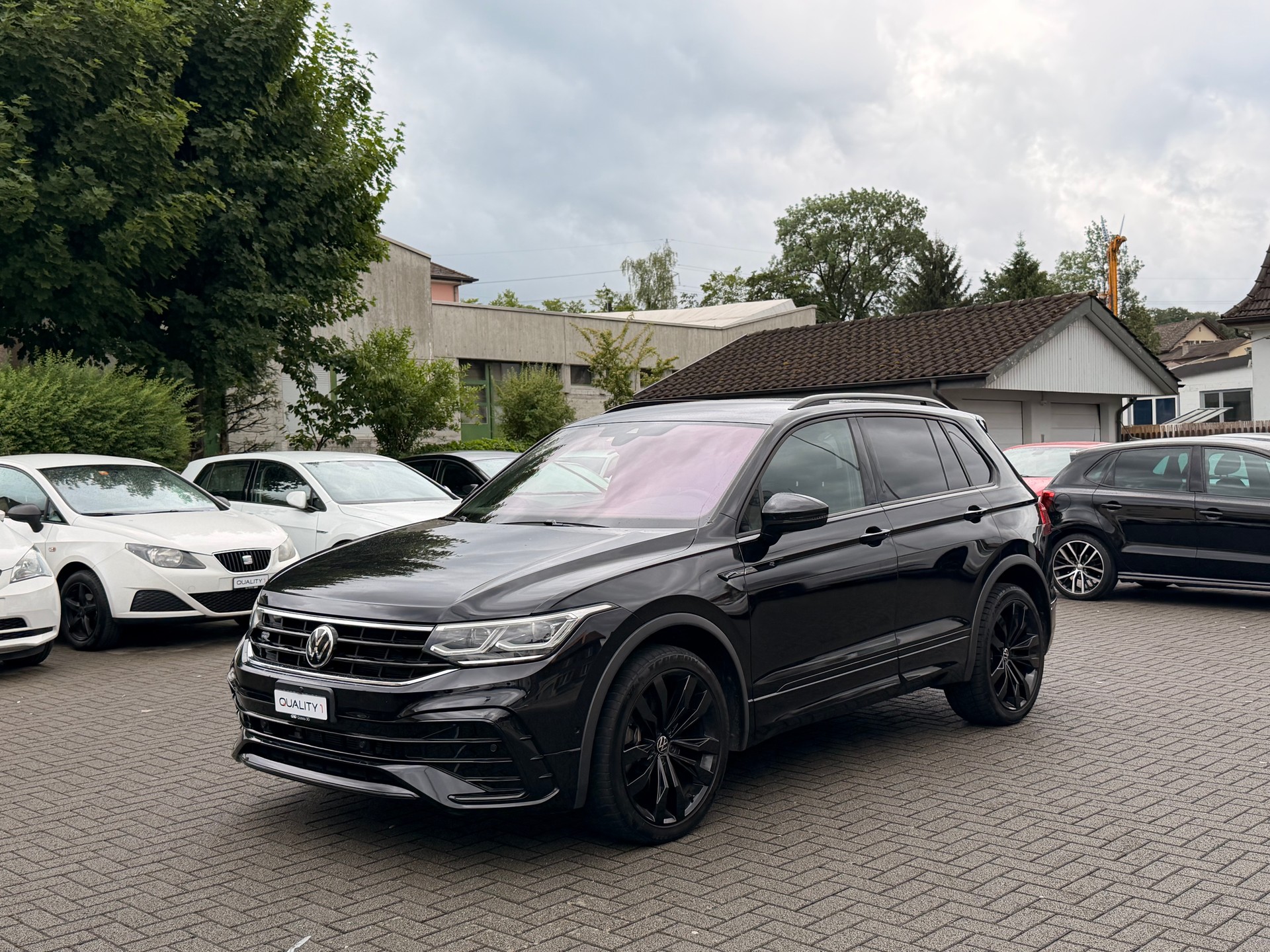 VW Tiguan 2.0 TDI SCR R-Line 4Motion DSG black edition-image-9