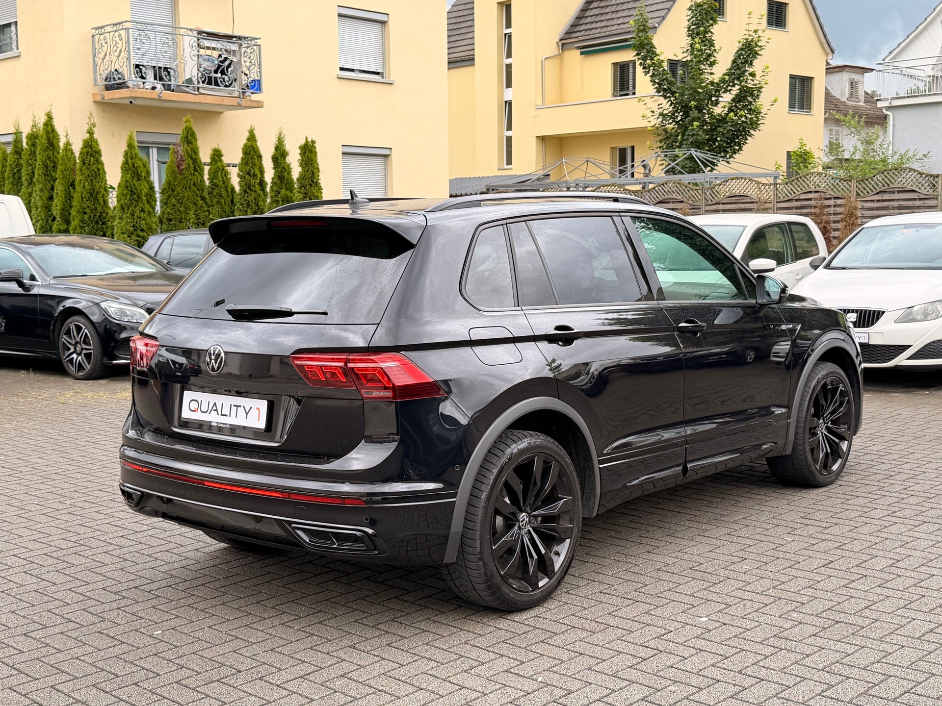 VW Tiguan 2.0 TDI SCR R-Line 4Motion DSG black edition-image-7