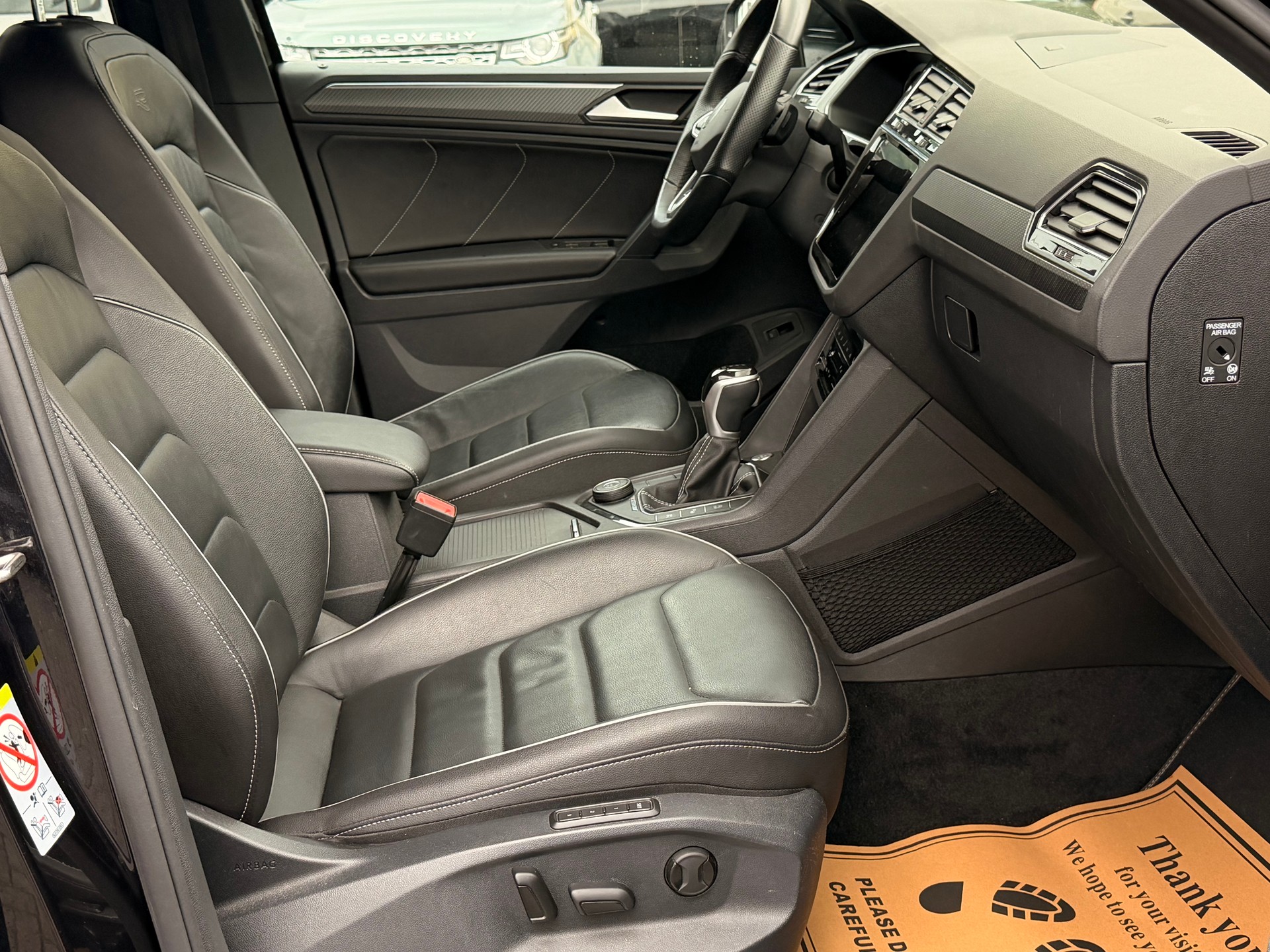 VW Tiguan 2.0 TDI SCR R-Line 4Motion DSG black edition-image-17