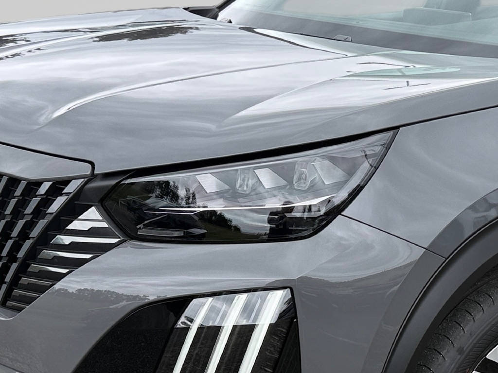 PEUGEOT 2008 Hybrid 145 e-DCS GT-image-2