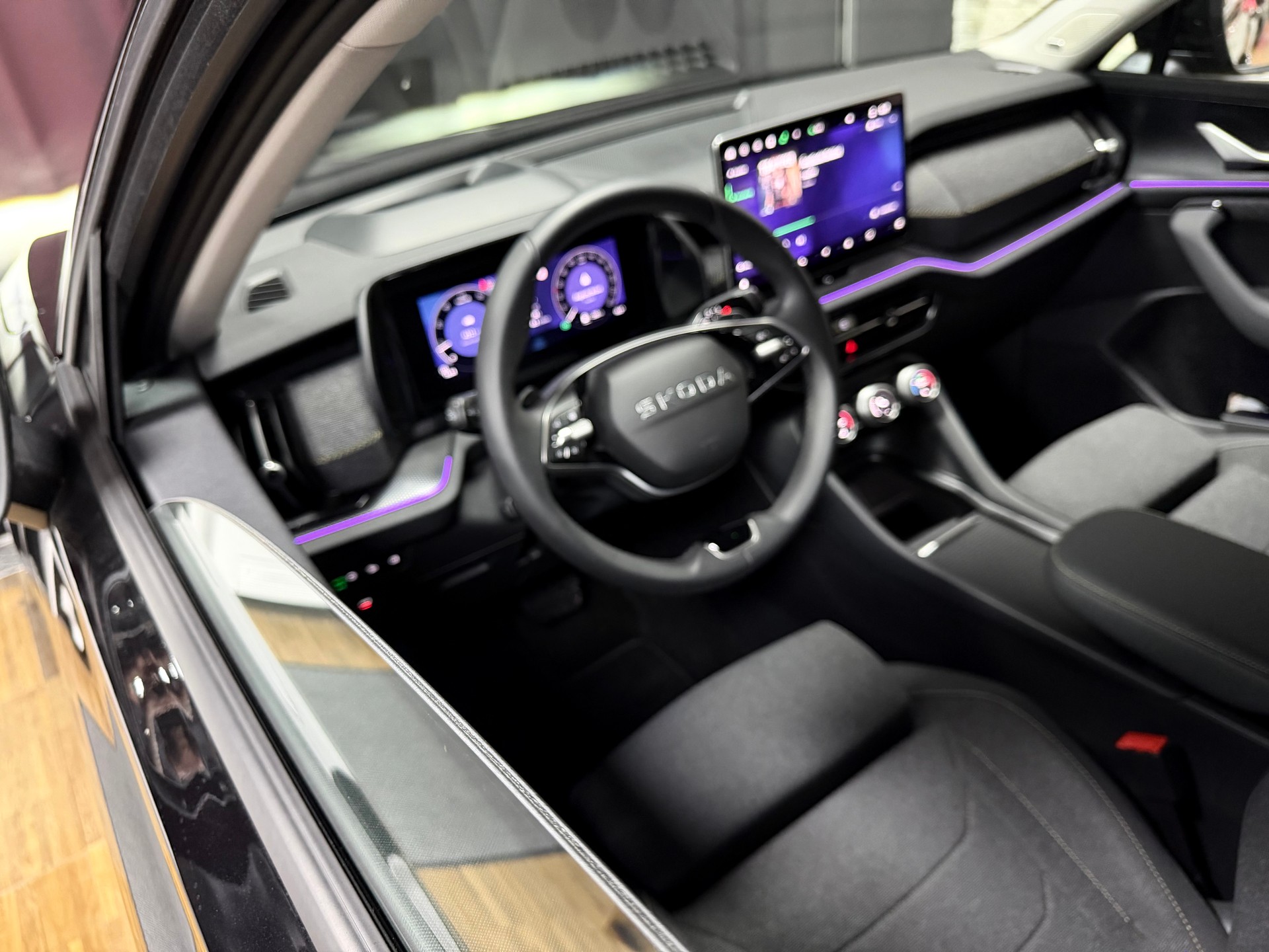 SKODA Kodiaq 2.0 TSI Selection 4x4-image-8