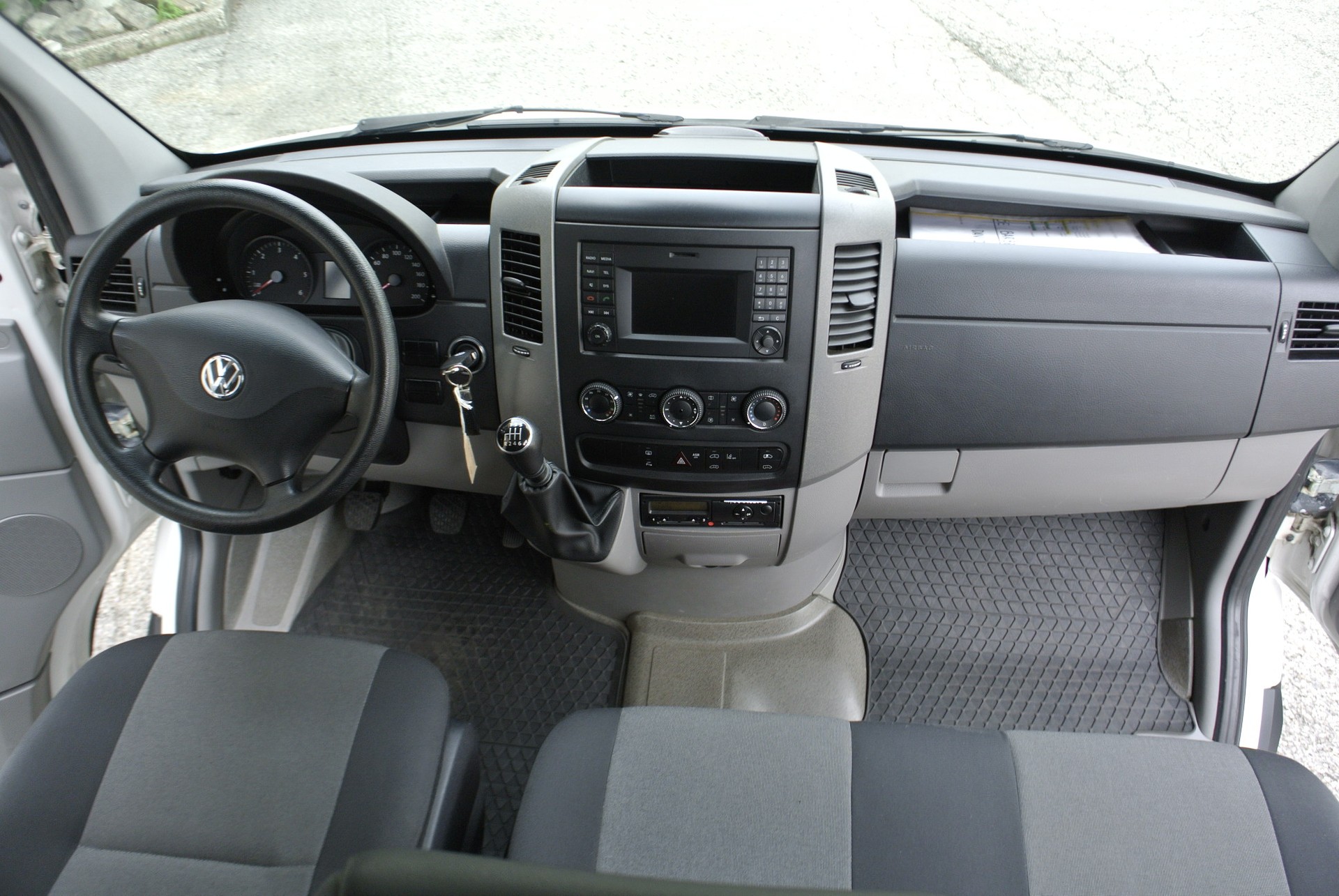 VW Crafter BMT W+B, (Bus 24 Posti)-image-25