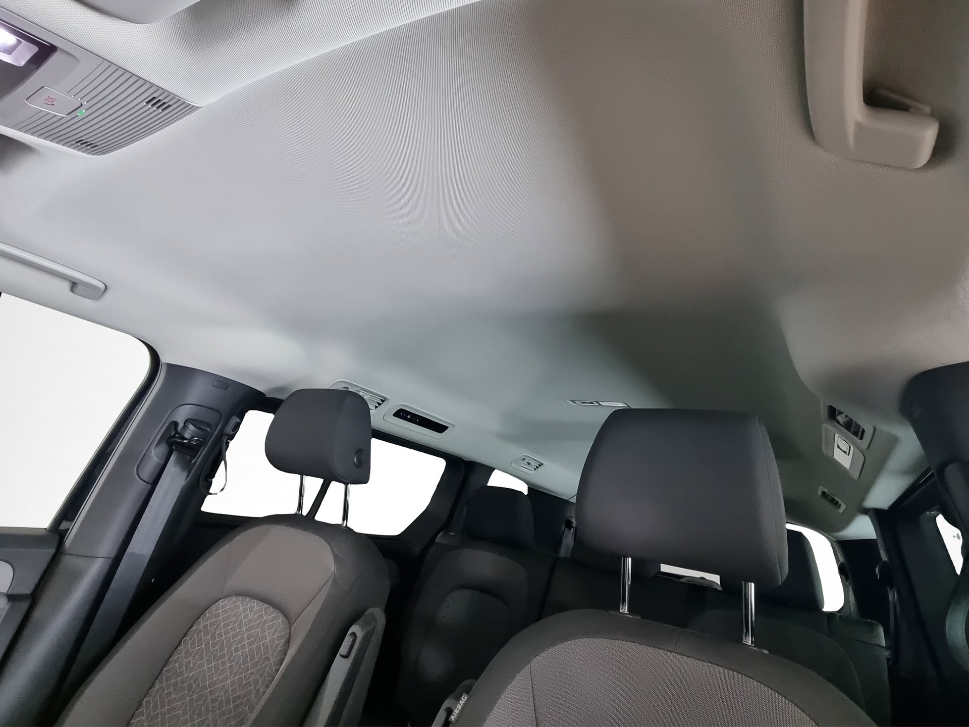 VW ID.Buzz LWB Pro (lang) 7-Sitzer-image-12
