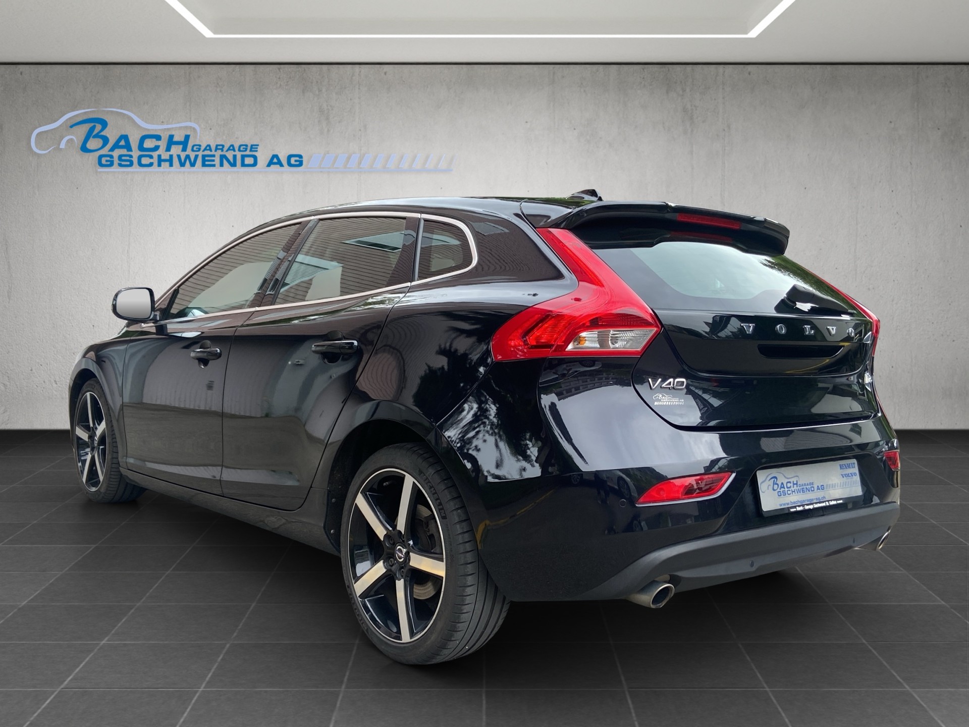 VOLVO V40 D3 Momentum Geartronic-image-4